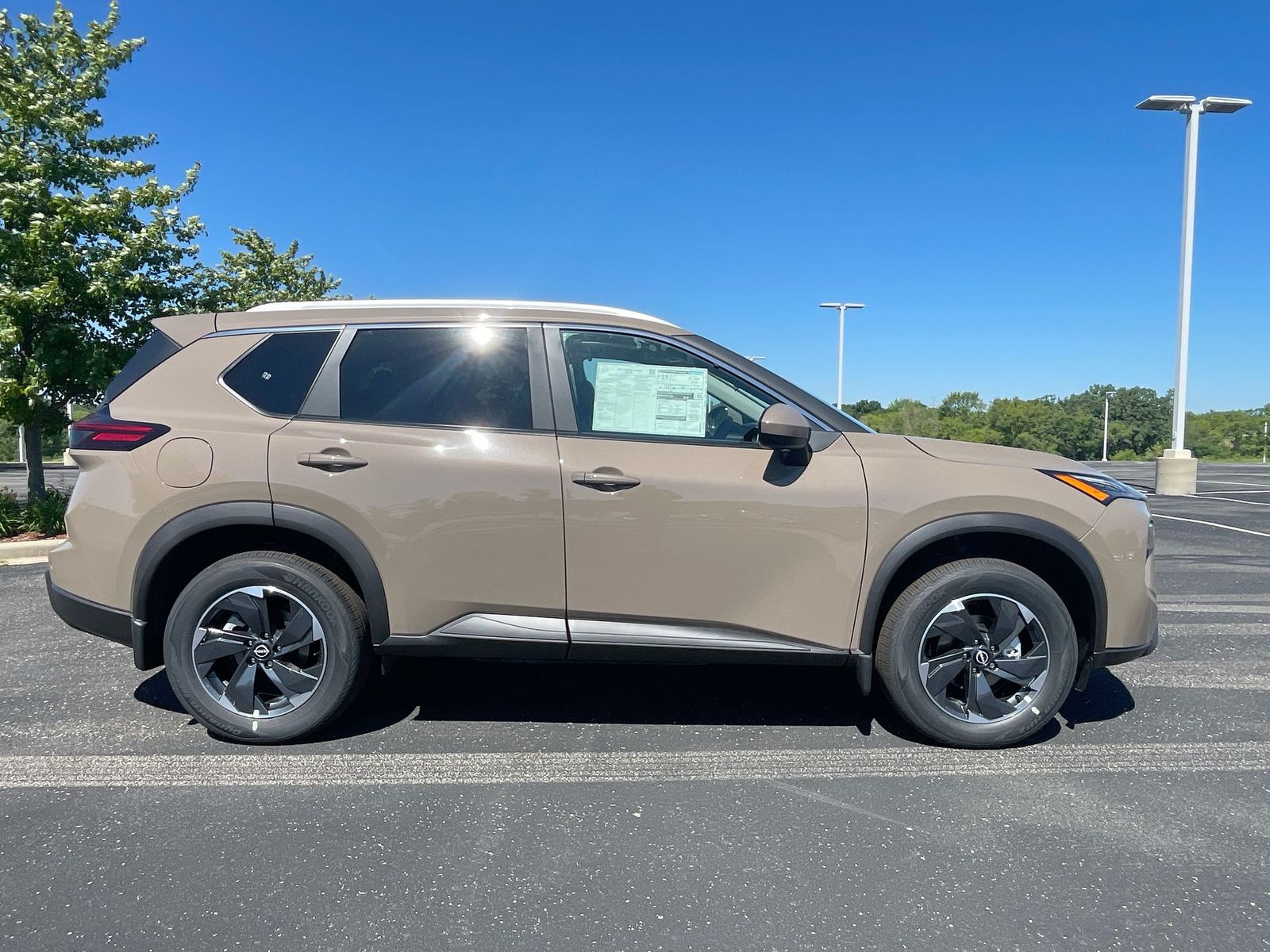 2024 Nissan Rogue SV 39