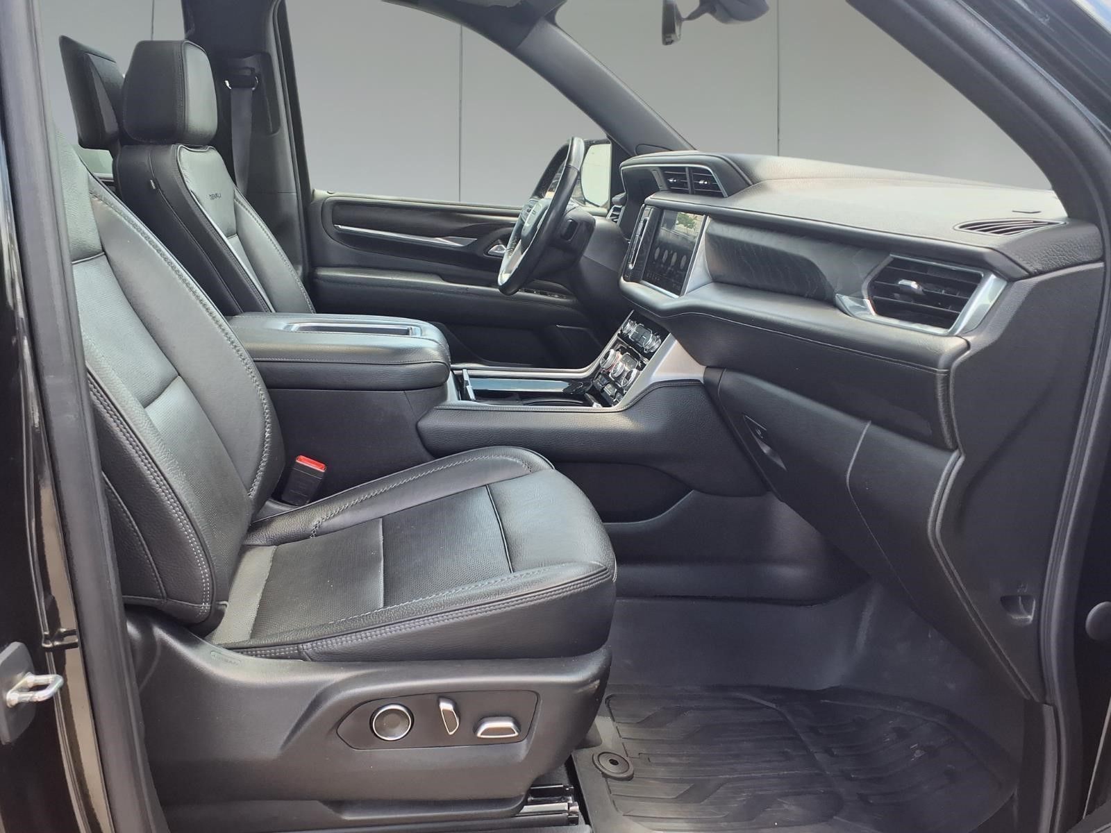 2021 GMC Yukon XL Denali Black at Victoria Chrysler Dodge Jeep Ram