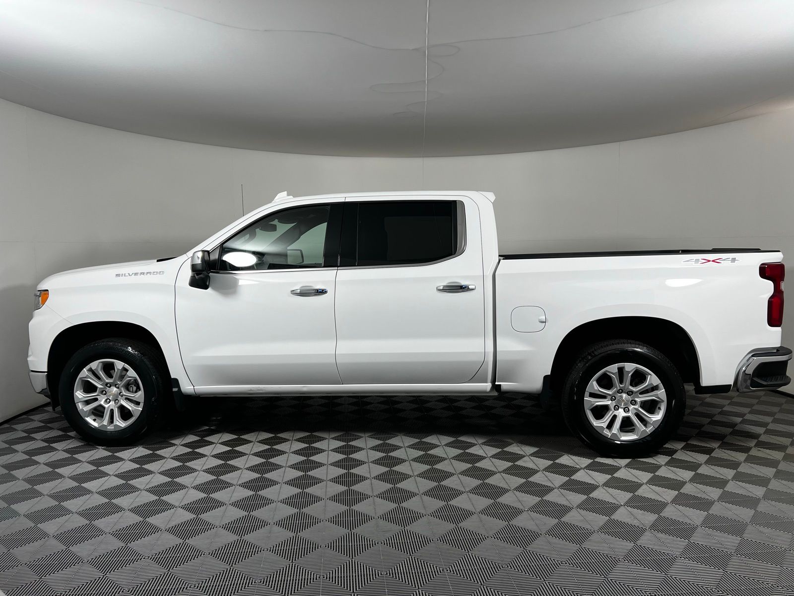 2023 Chevrolet Silverado 1500 LTZ 8