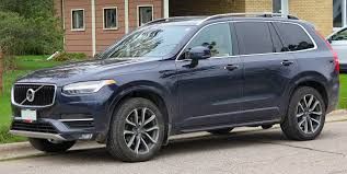 2017 Volvo XC90 T6 AWD Momentum's photo