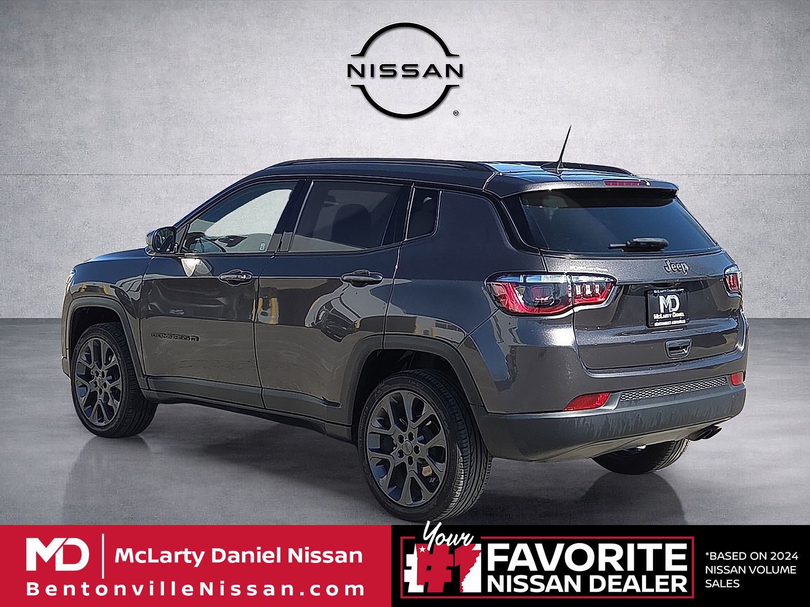 View vehicle photo 4