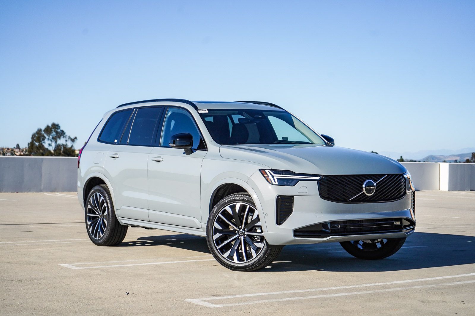 2026 Volvo XC90 B6 Ultra Dark 6-Passenger AWD