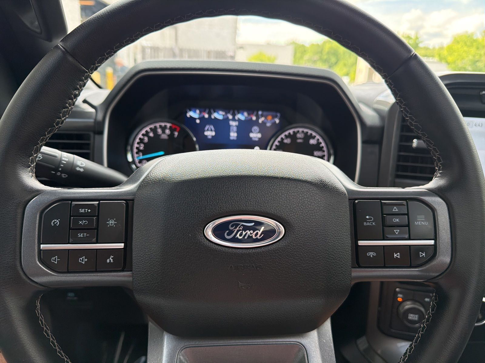 Certified Used 2023 Oxford White Ford XLT image 18