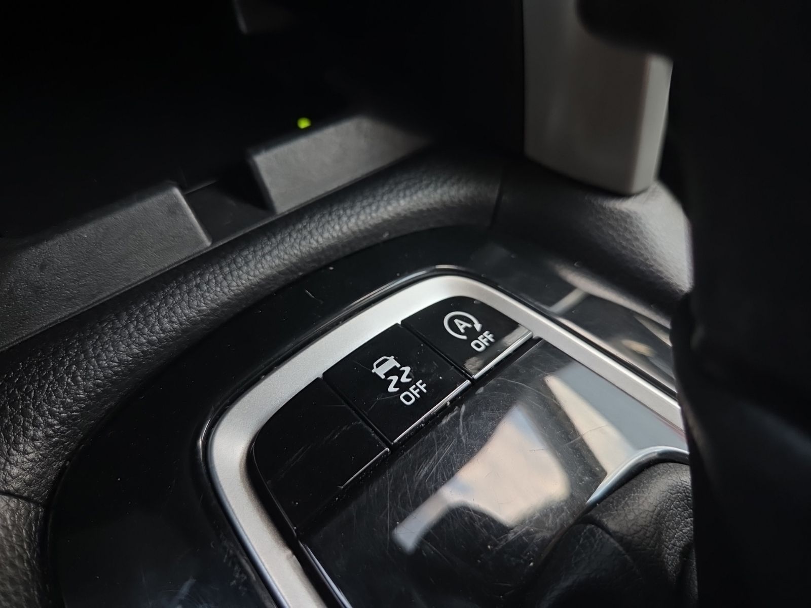 2025 Toyota Corolla Cross XLE - Photo 28