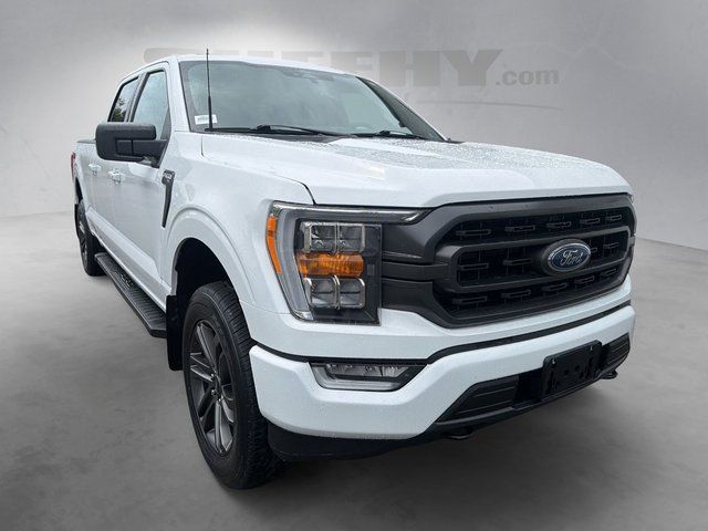Certified Used 2022 Oxford White Ford XLT image 2