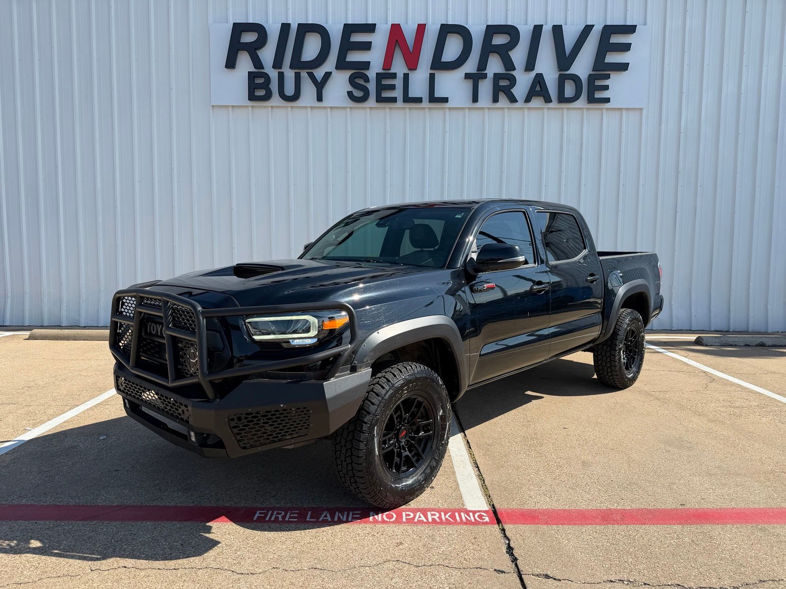 Midnight Black Metallic 2021 Toyota Tacoma Pickup Truck Four-Wheel Drive 6-Speed Automatic