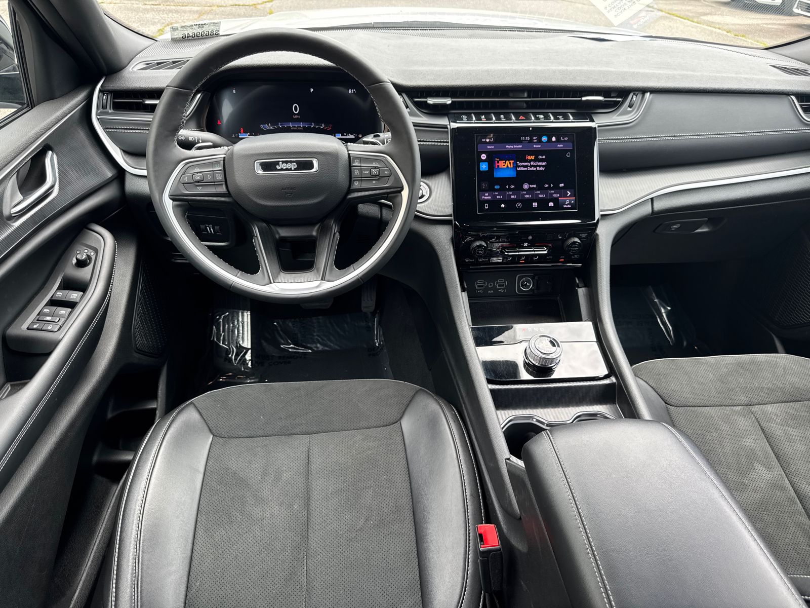 Used 2025 White Jeep Altitude image 22