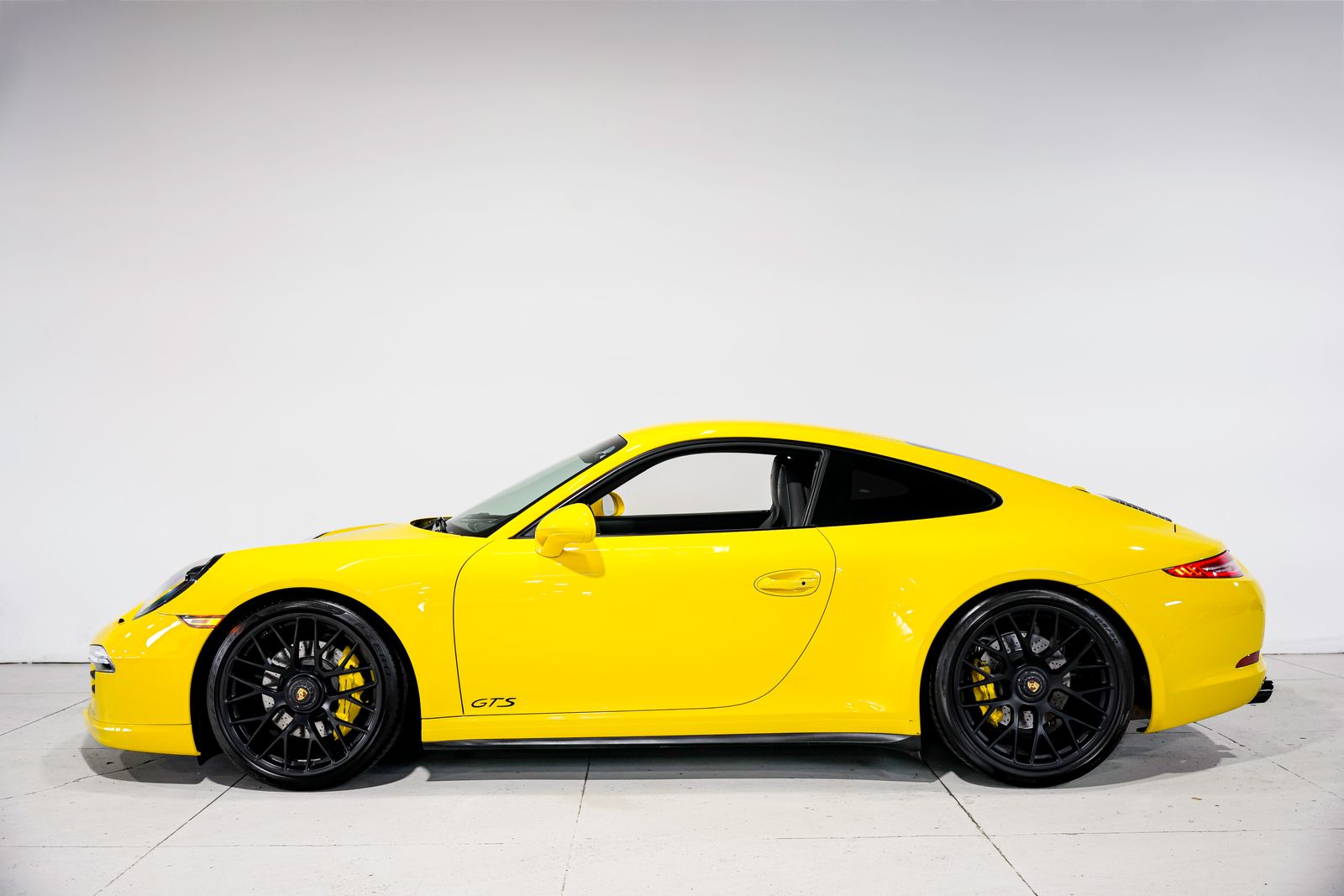 2015 Porsche 911 Carrera GTS — photo 7