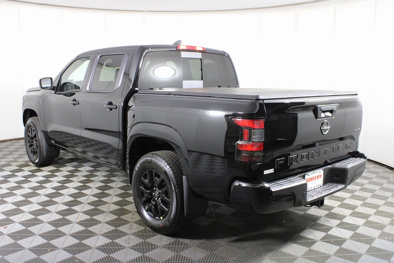 View vehicle photo 4