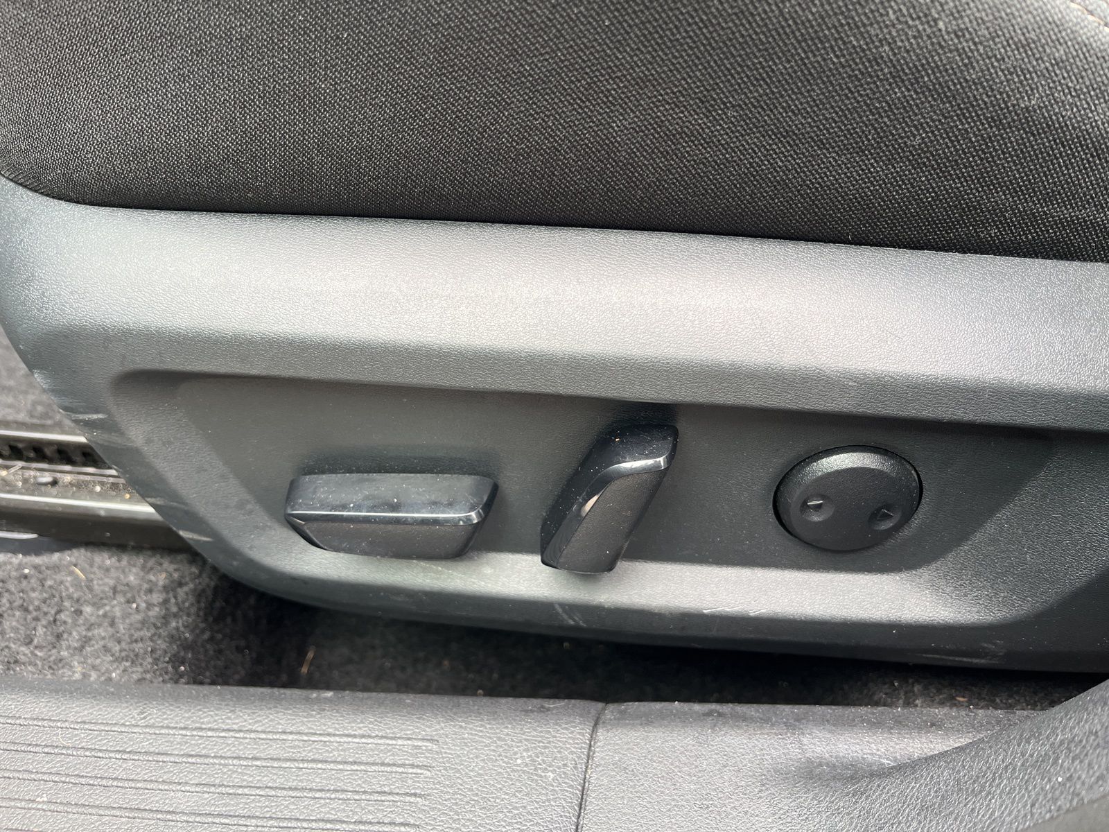 Used 2025 Gray Nissan SV image 19