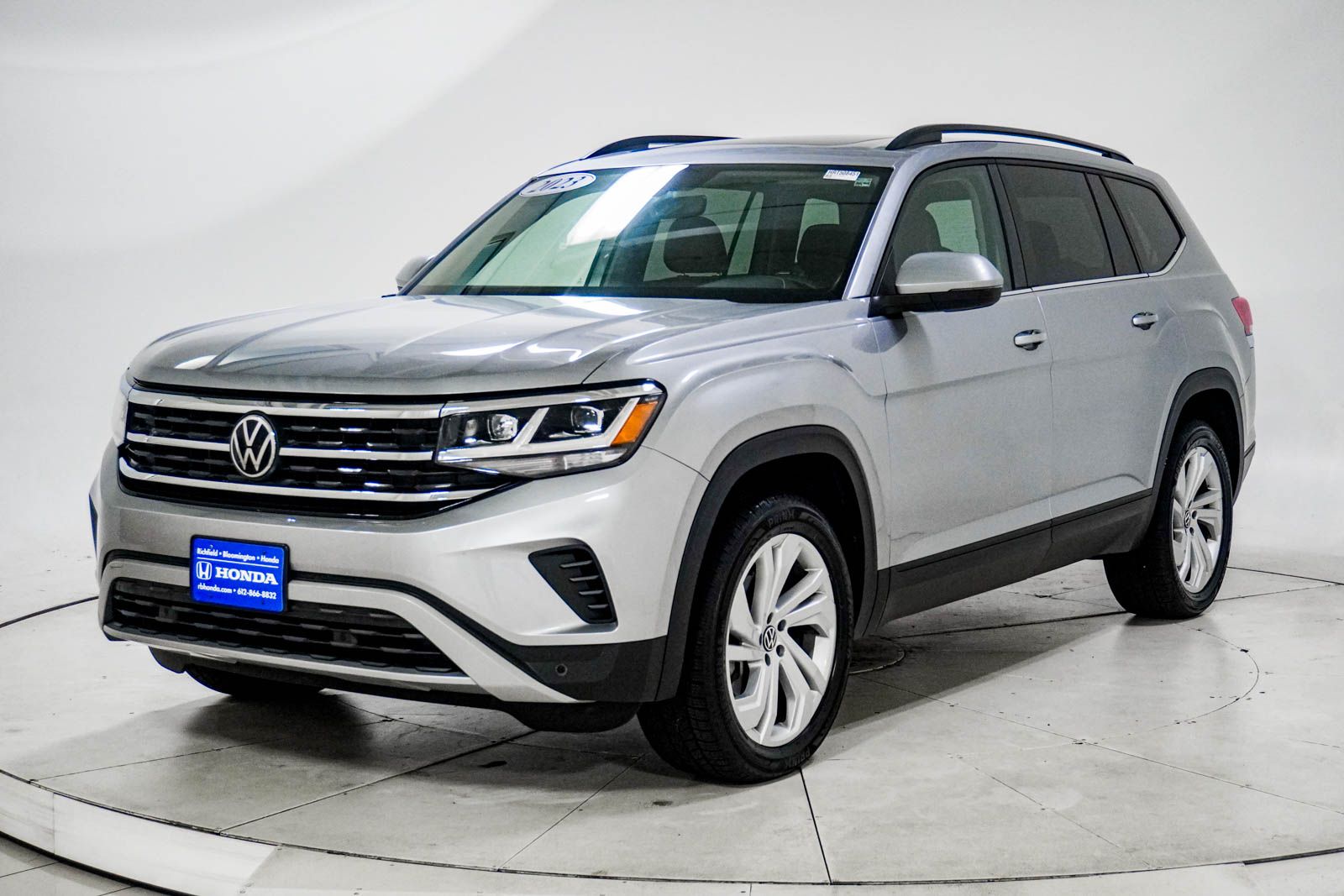 Used 2023 Volkswagen Atlas SE w/Tech with VIN 1V2KP2CA2PC508451 for sale in Richfield, Minnesota