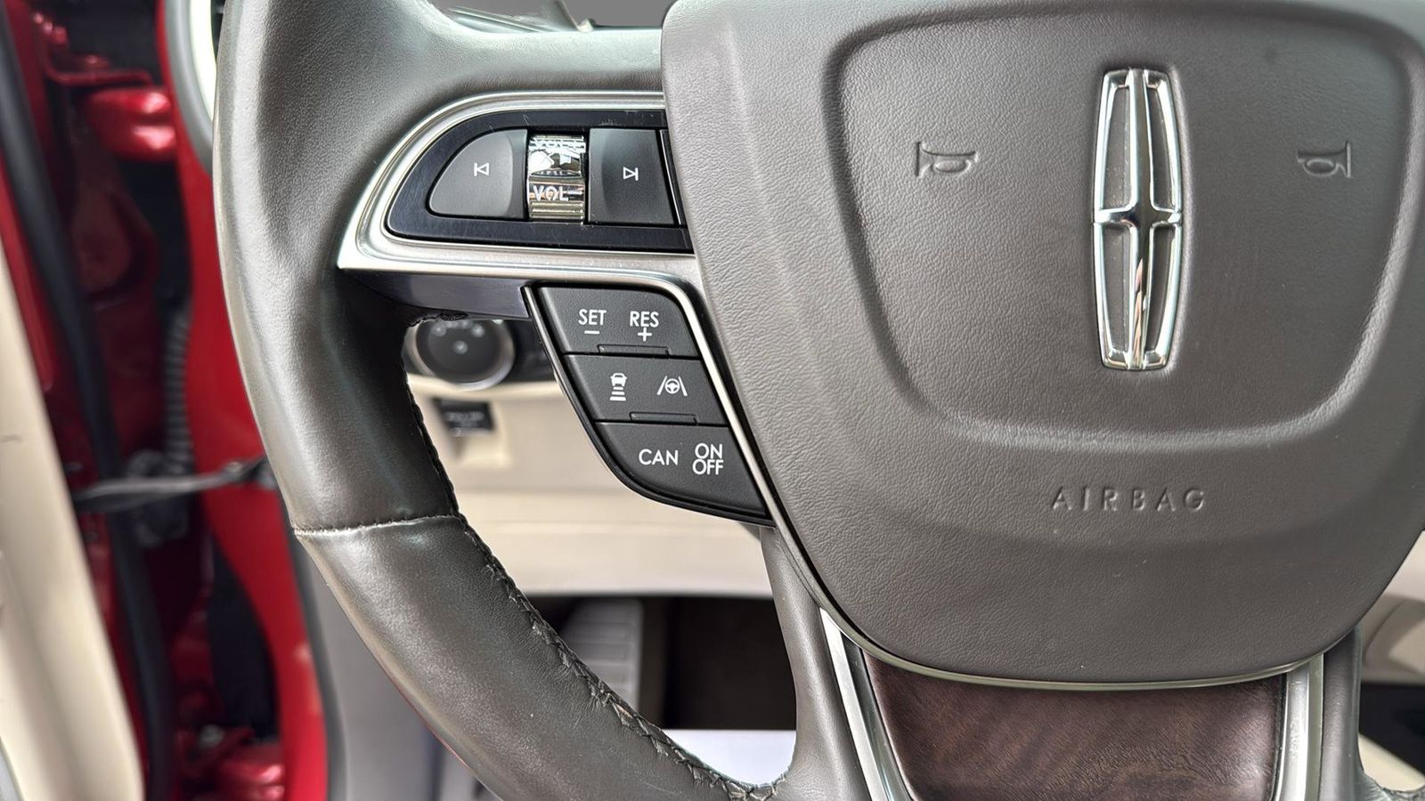 Used Car 2020 Lincoln Nautilus  Reserve For Sale Under $30,000 In Austin, Texas