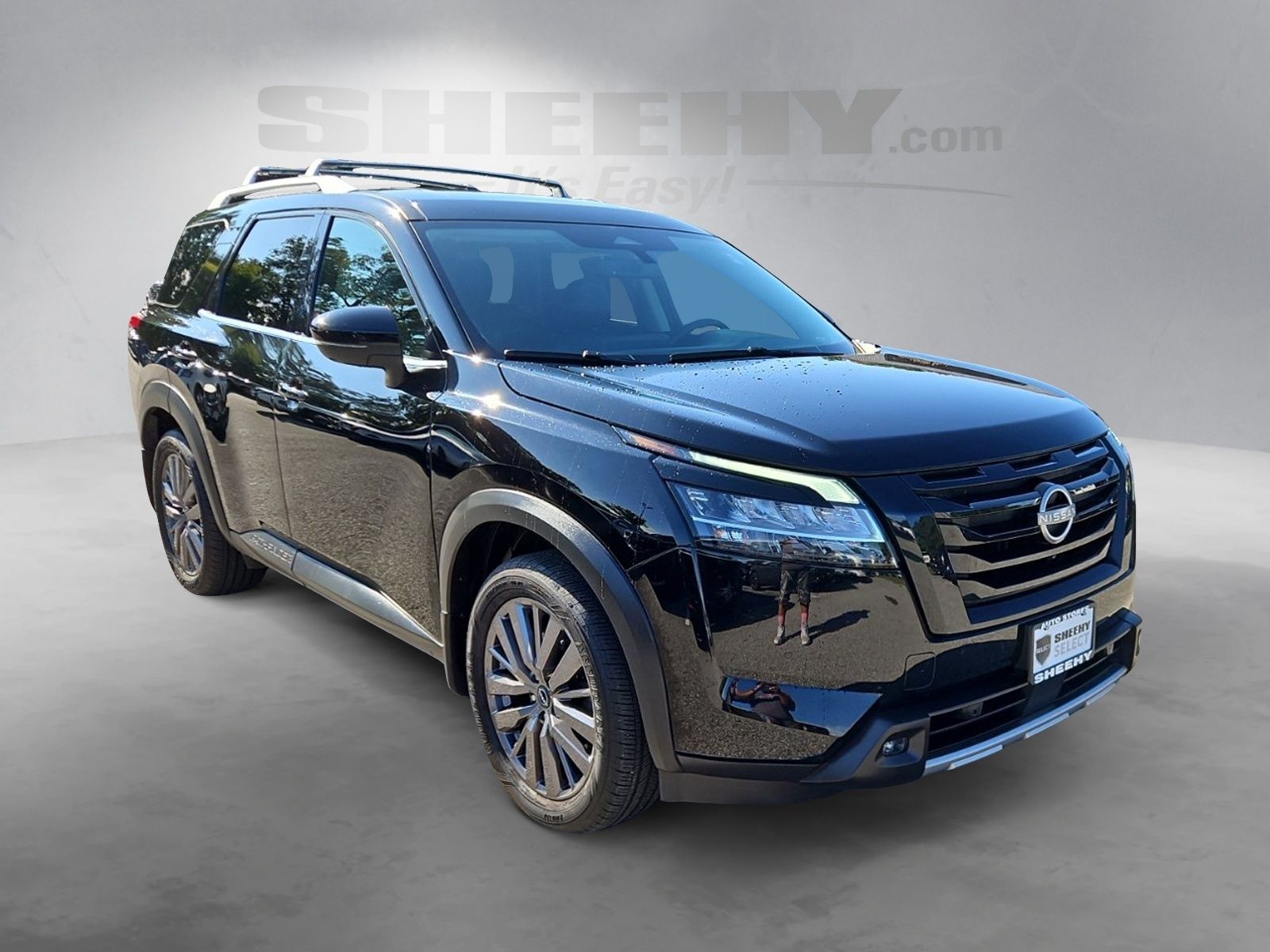 Used 2023 Black Nissan SL image 2
