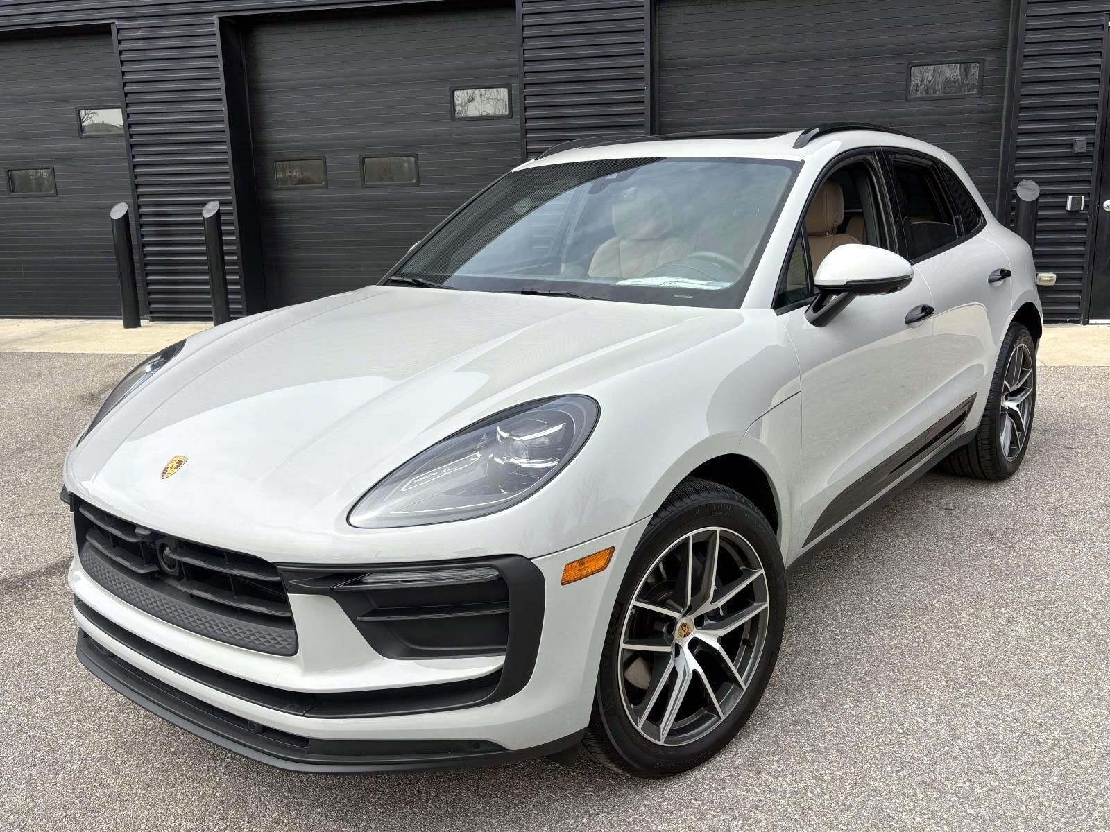 2025 Porsche Macan AWD