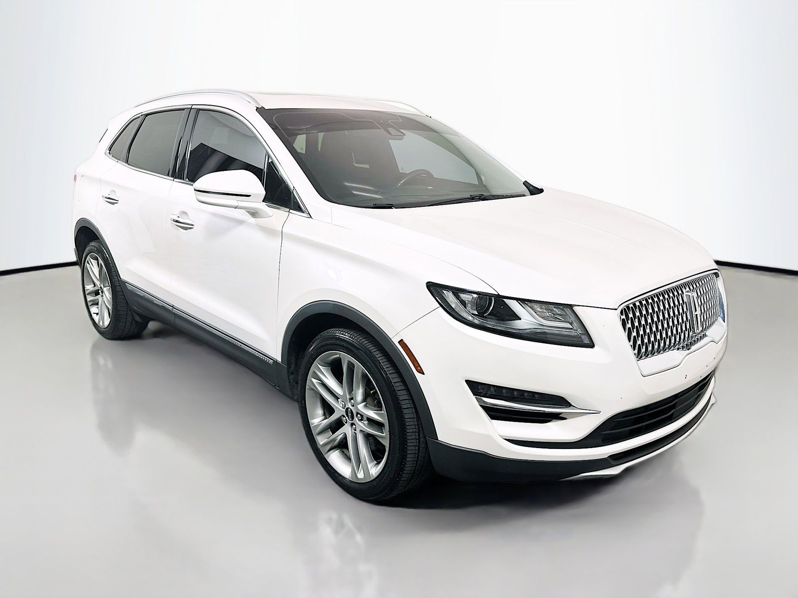 White Platinum Clearcoat Metallic 2019 Lincoln MKC Reserve AWD SUV / Crossover All-Wheel Drive 6-Speed Automatic