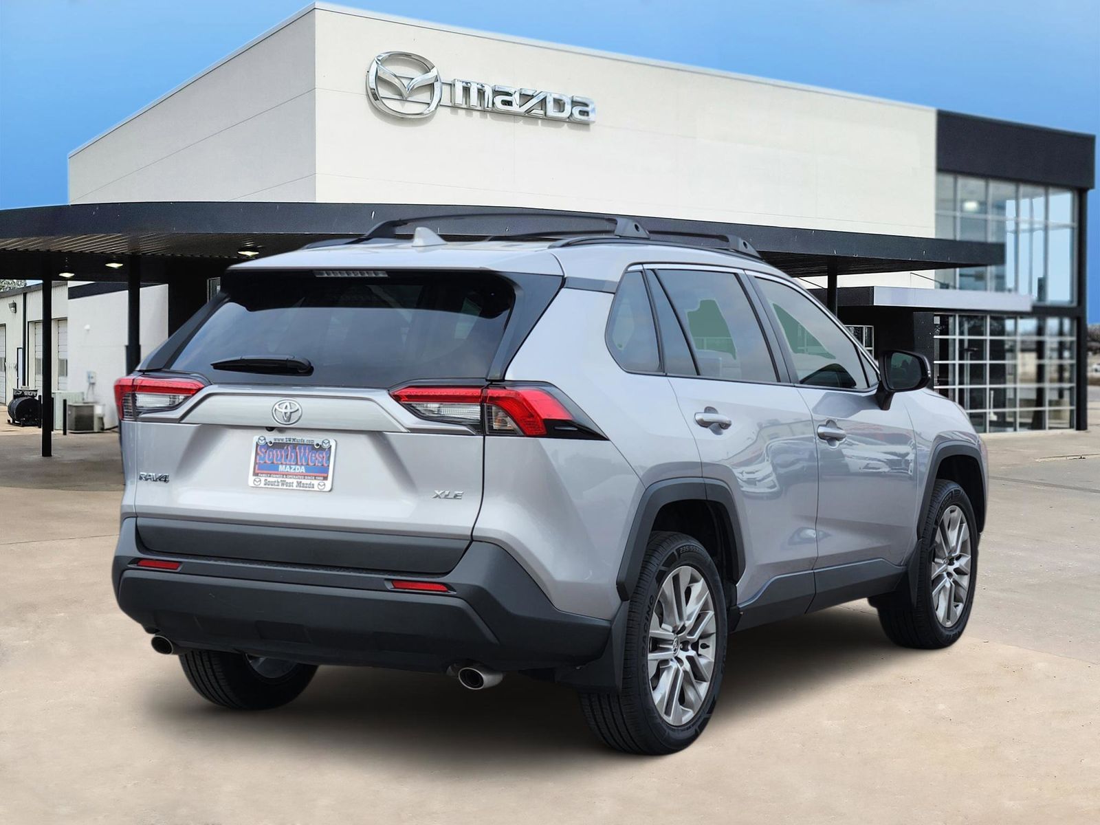 View vehicle photo 5