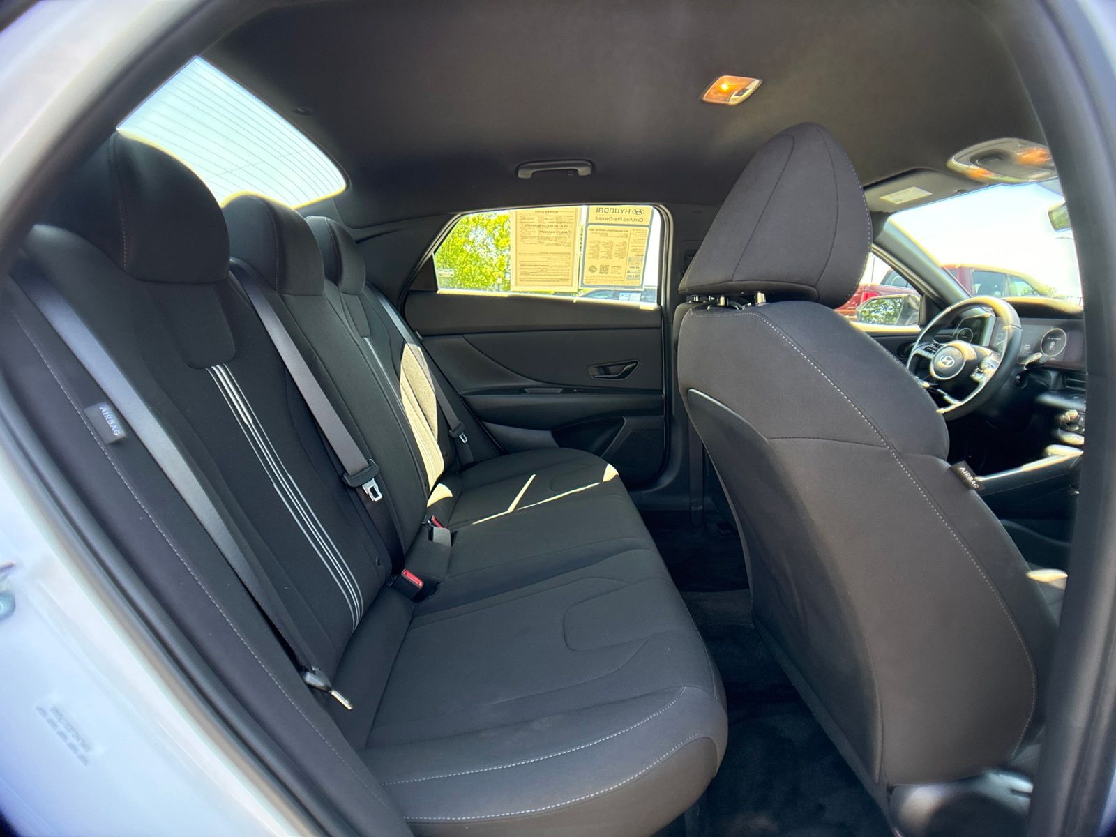 Used 2025 White Hyundai SEL Sport image 29