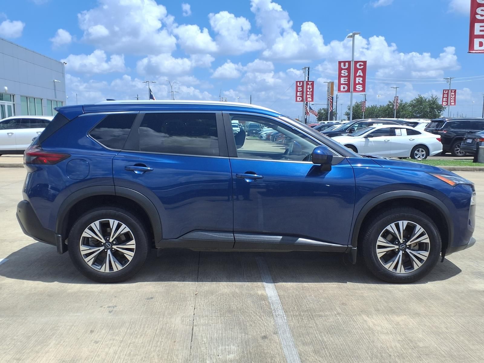 2023 Nissan Rogue SV - 3
