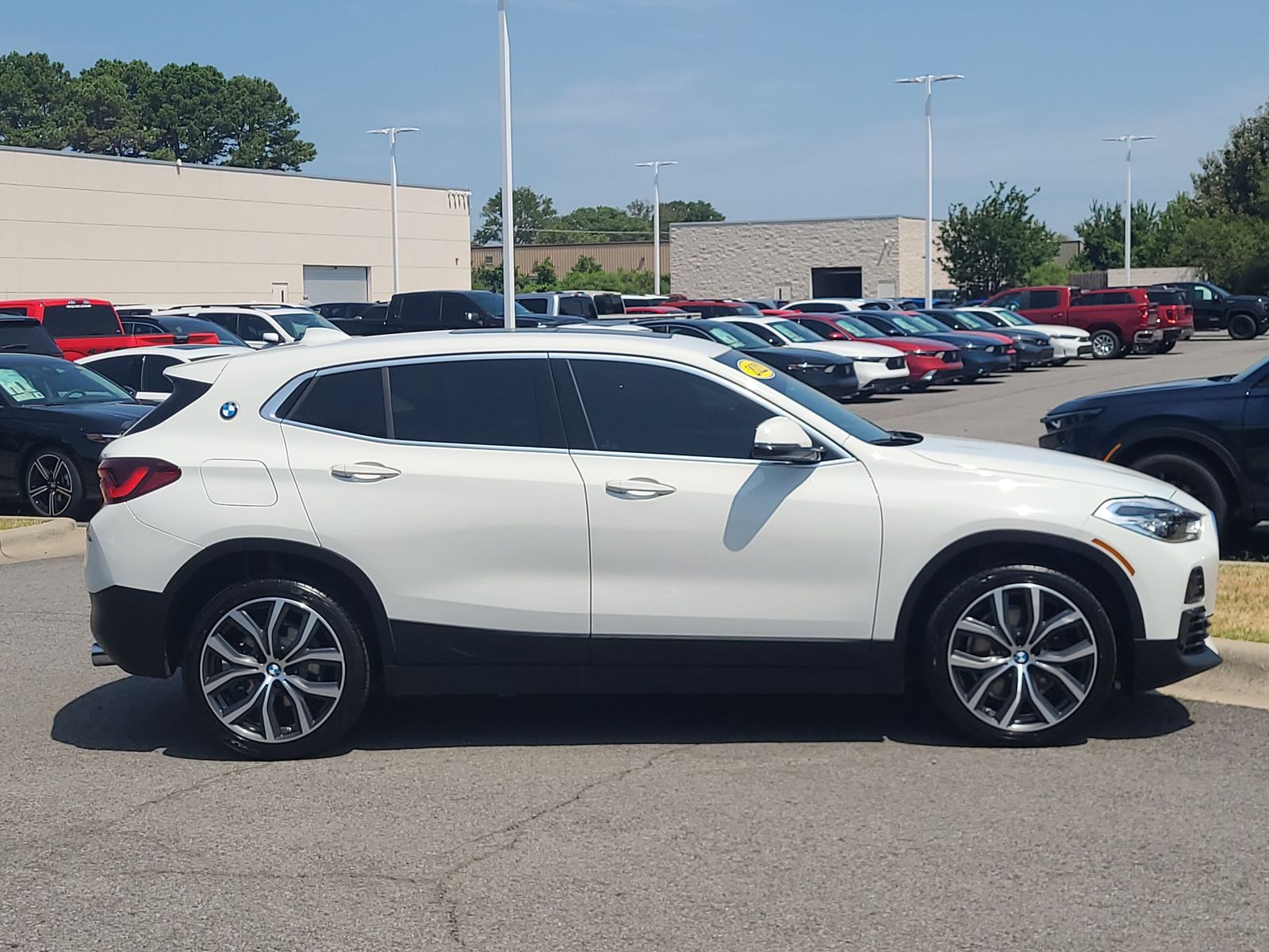 View vehicle photo 2