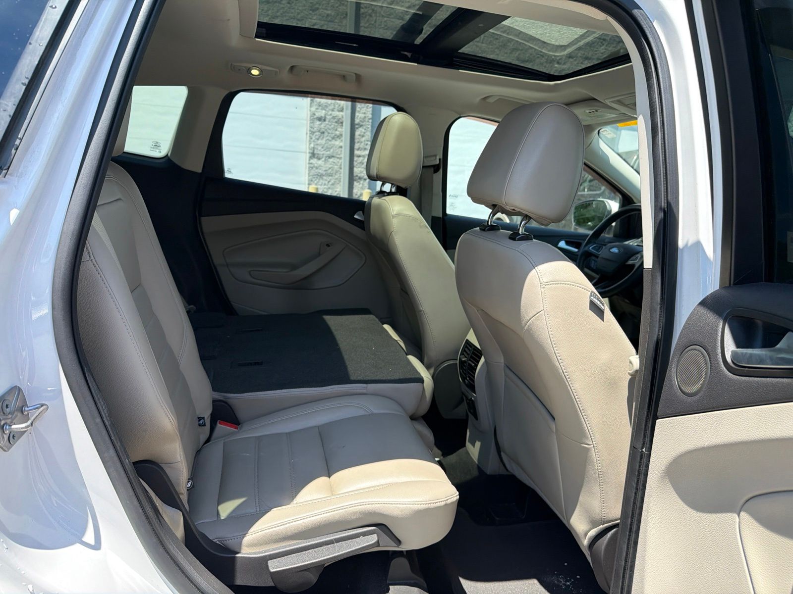 Used 2017 White Platinum Clearcoat Metallic Ford Titanium image 7
