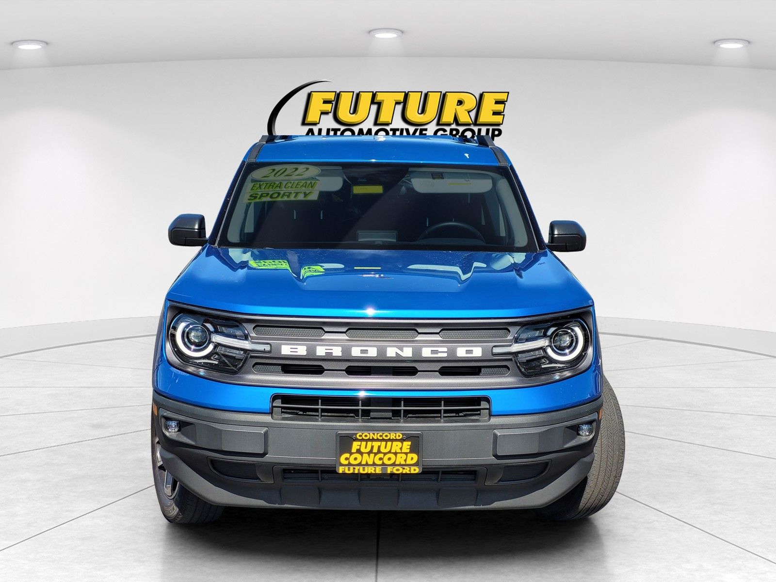 View vehicle photo 4