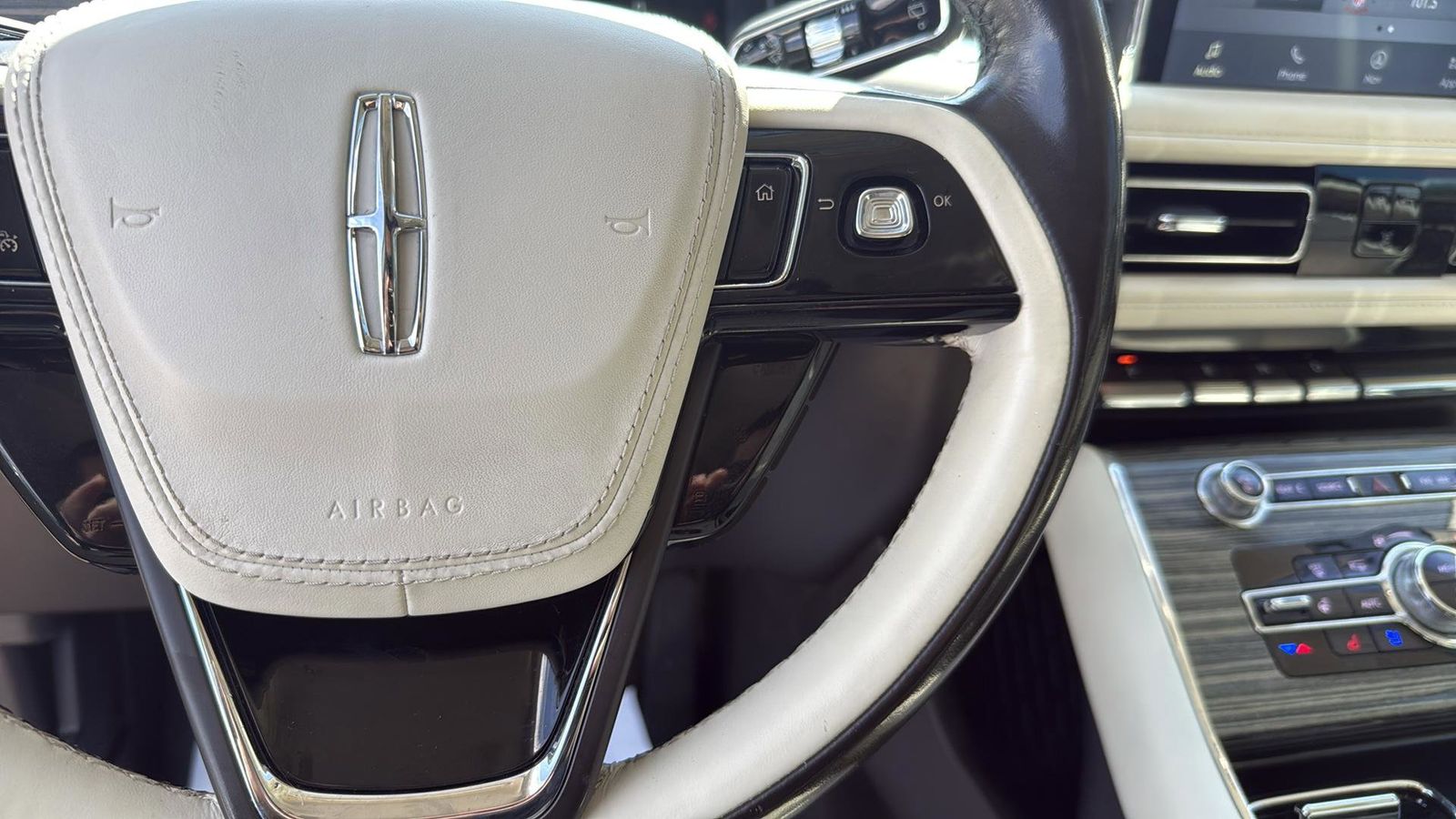 Used Car 2021 Lincoln Aviator  Black Label For Sale Under $40,000 In Austin, Texas