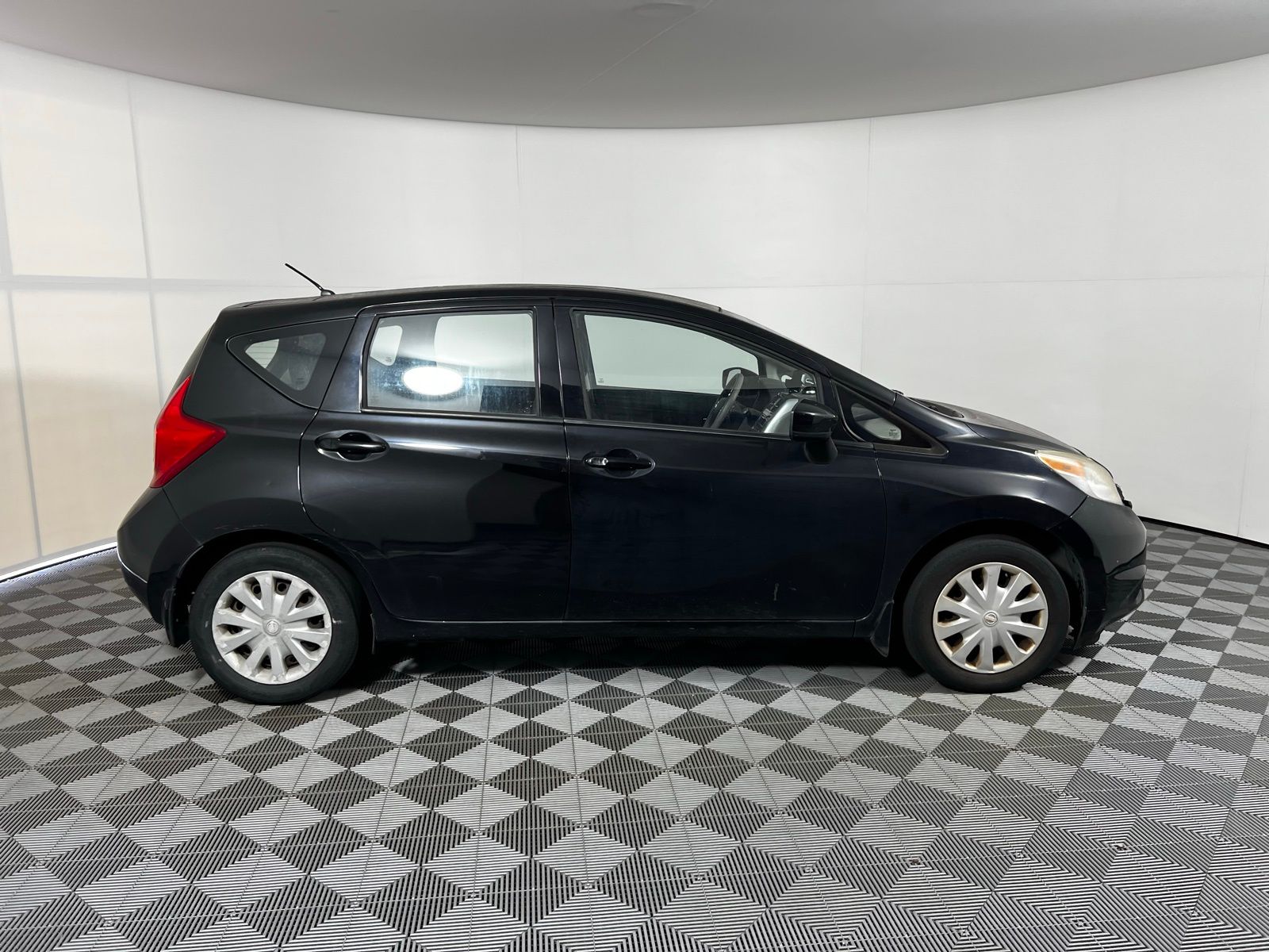 Thumbnail: 2015 Nissan Versa Note - 4