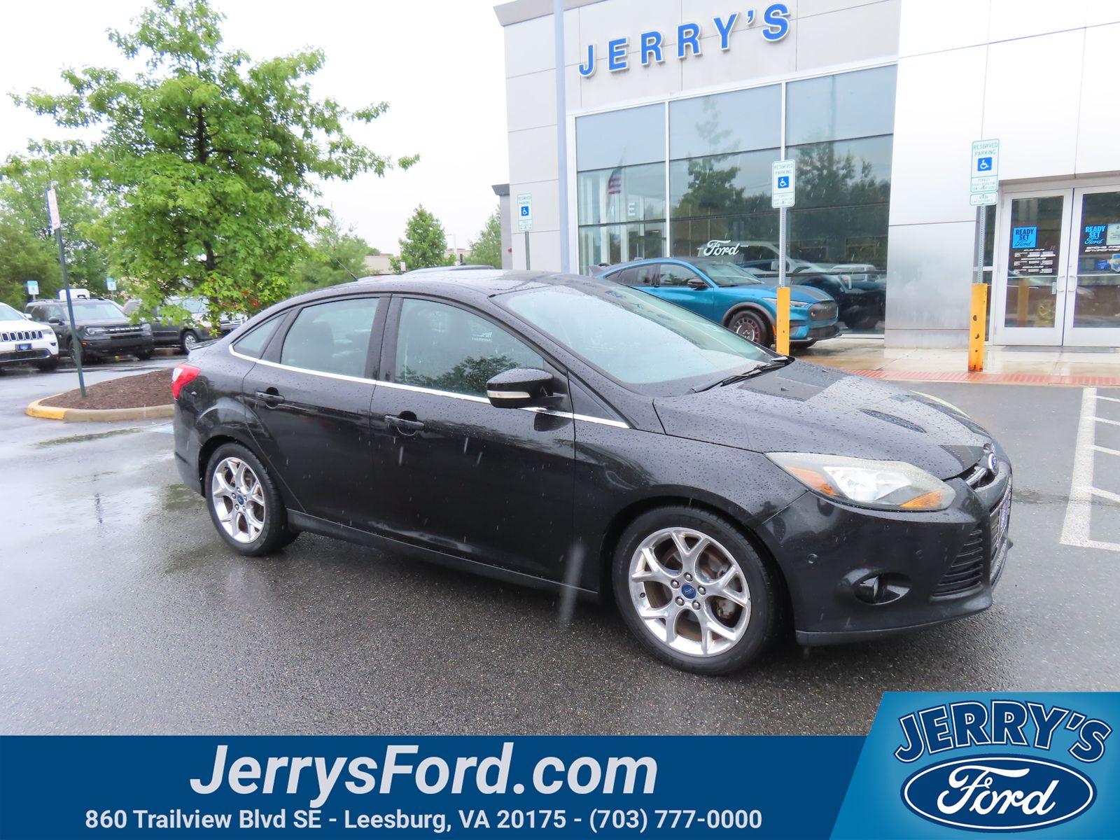 Tuxedo Black Metallic 2012 Ford Focus Sedan Front-Wheel Drive 6-Speed Automatic