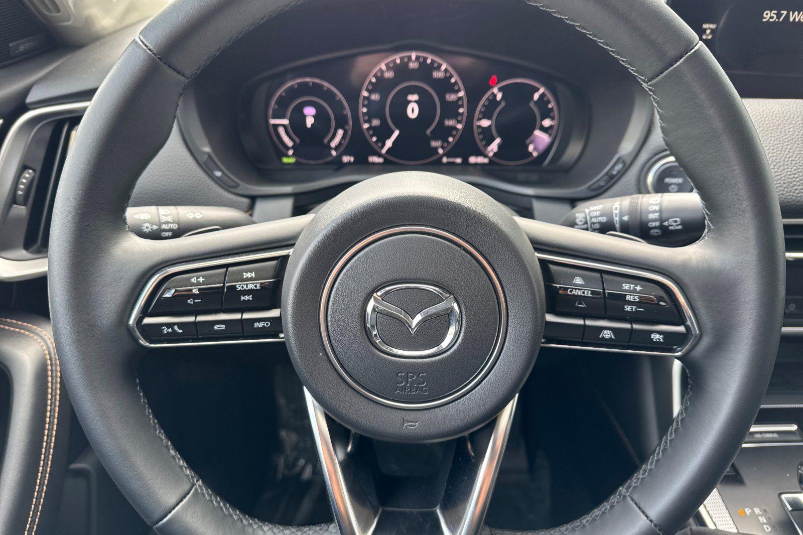Used 2025 White Mazda Premium image 27