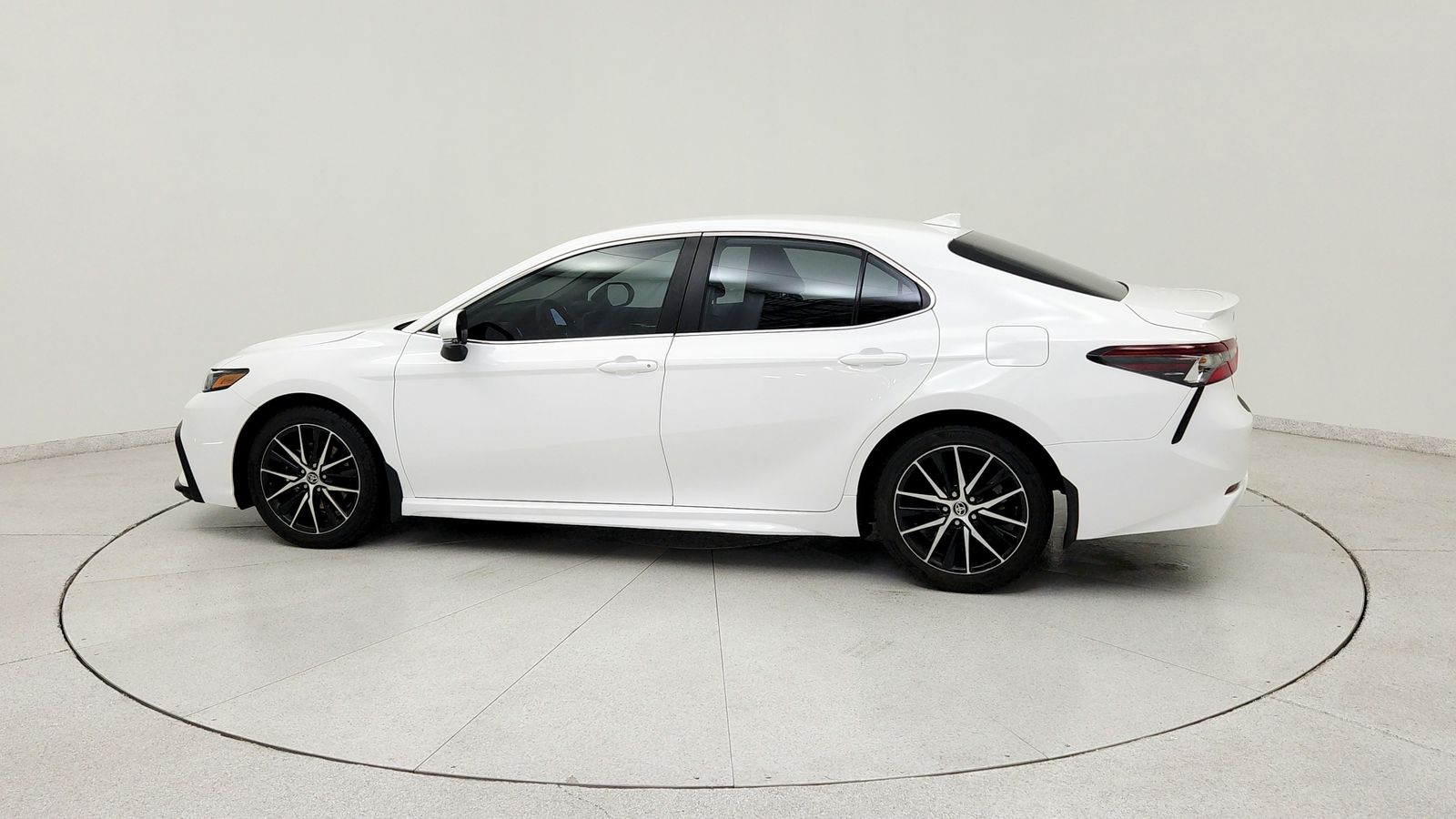 Used 2024 White Toyota SE image 4