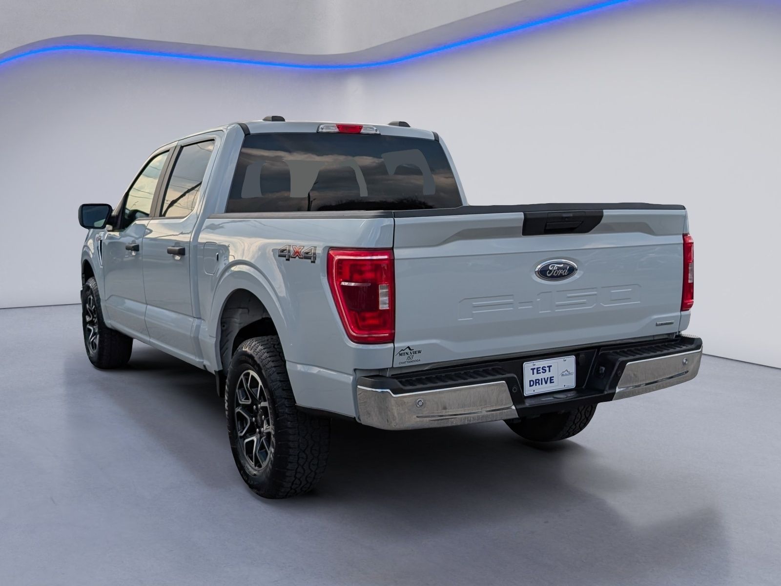 View vehicle photo 6