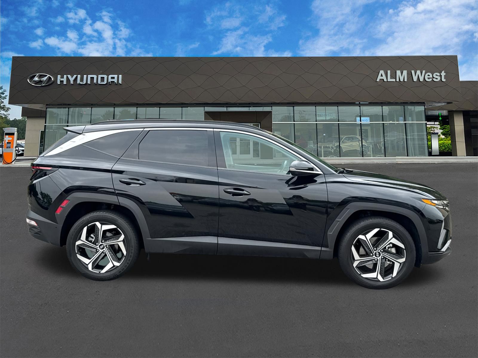 Used 2022 Black Hyundai Limited image 4