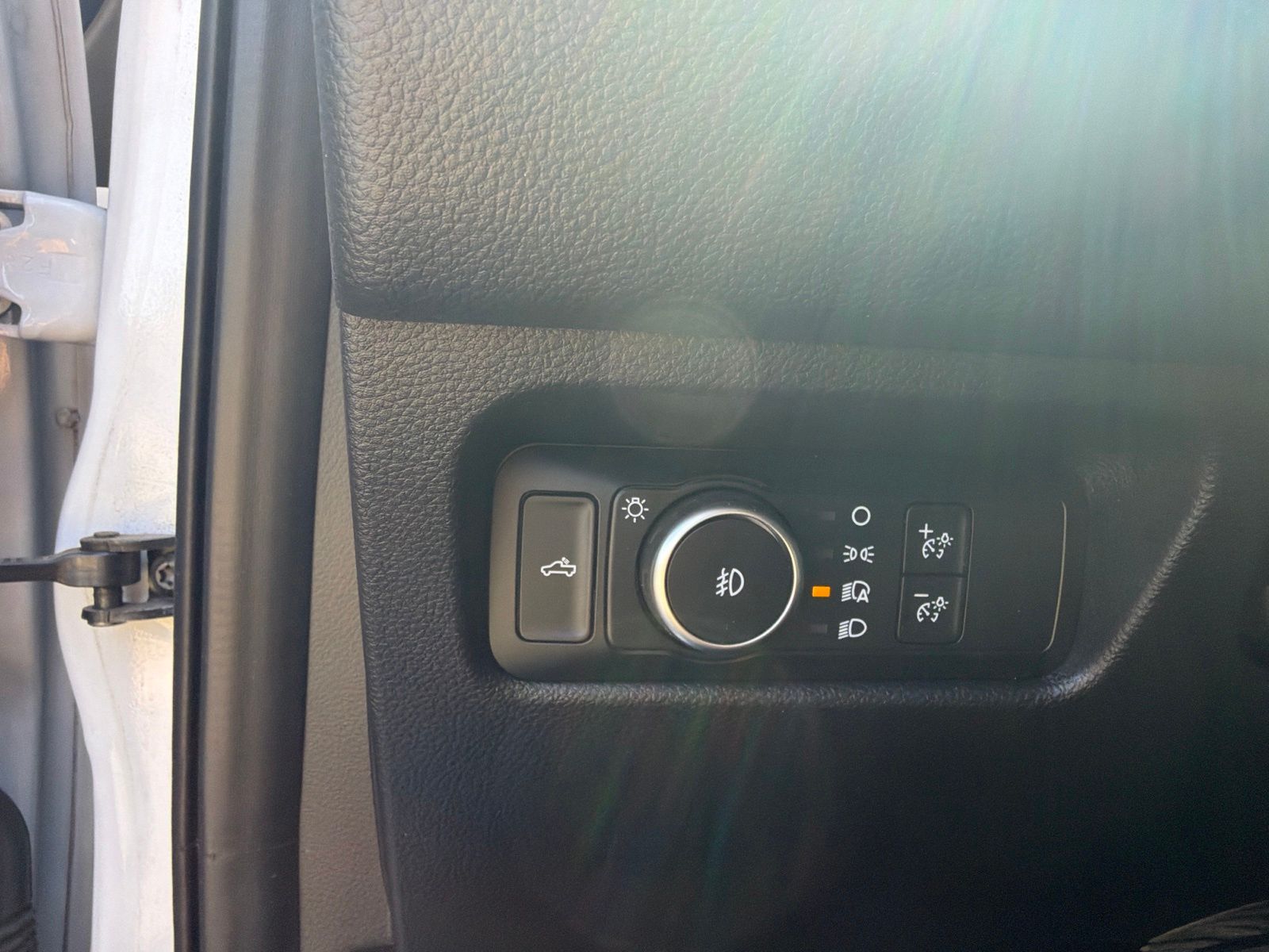 Used 2024 Oxford White Ford Lariat image 21