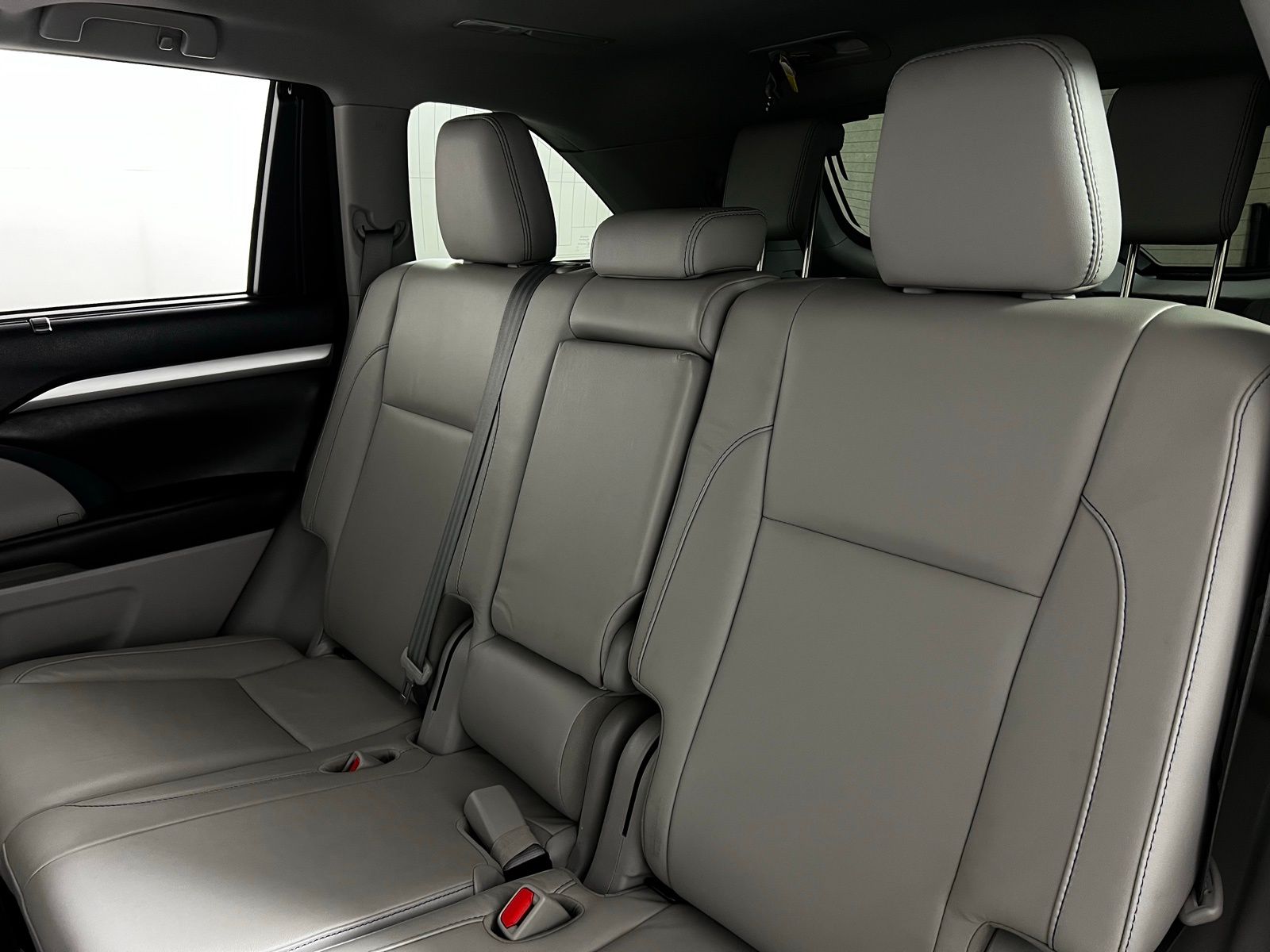 Thumbnail: 2018 Toyota Highlander - 25