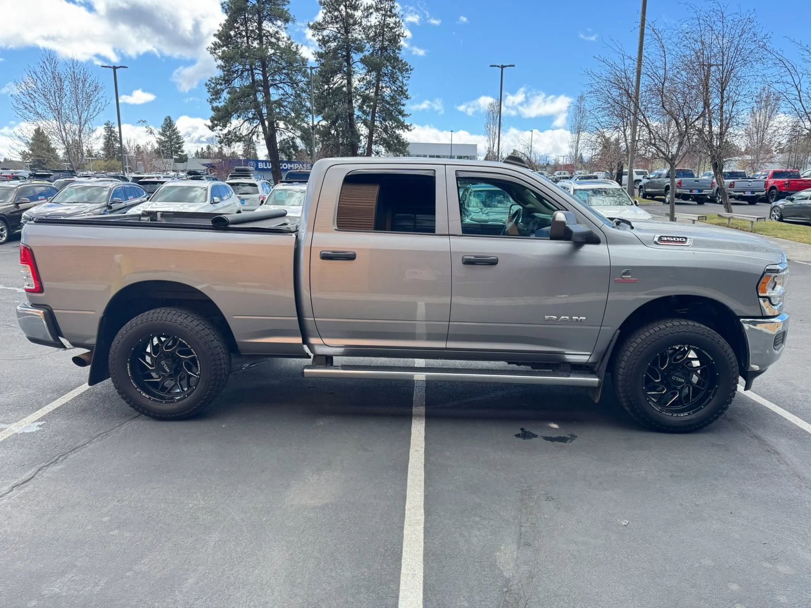 View vehicle photo 6