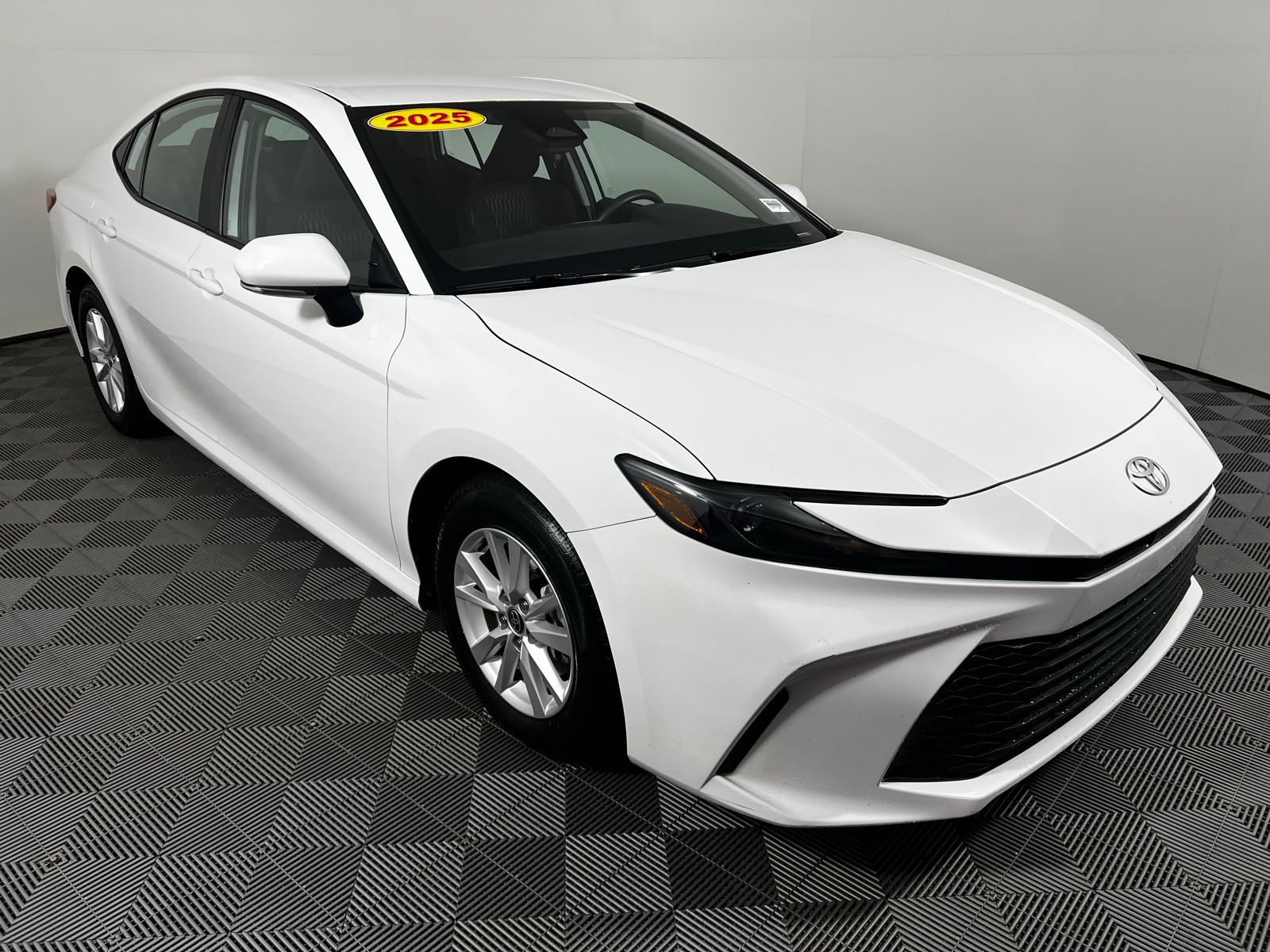 Thumbnail: 2025 Toyota Camry - 3