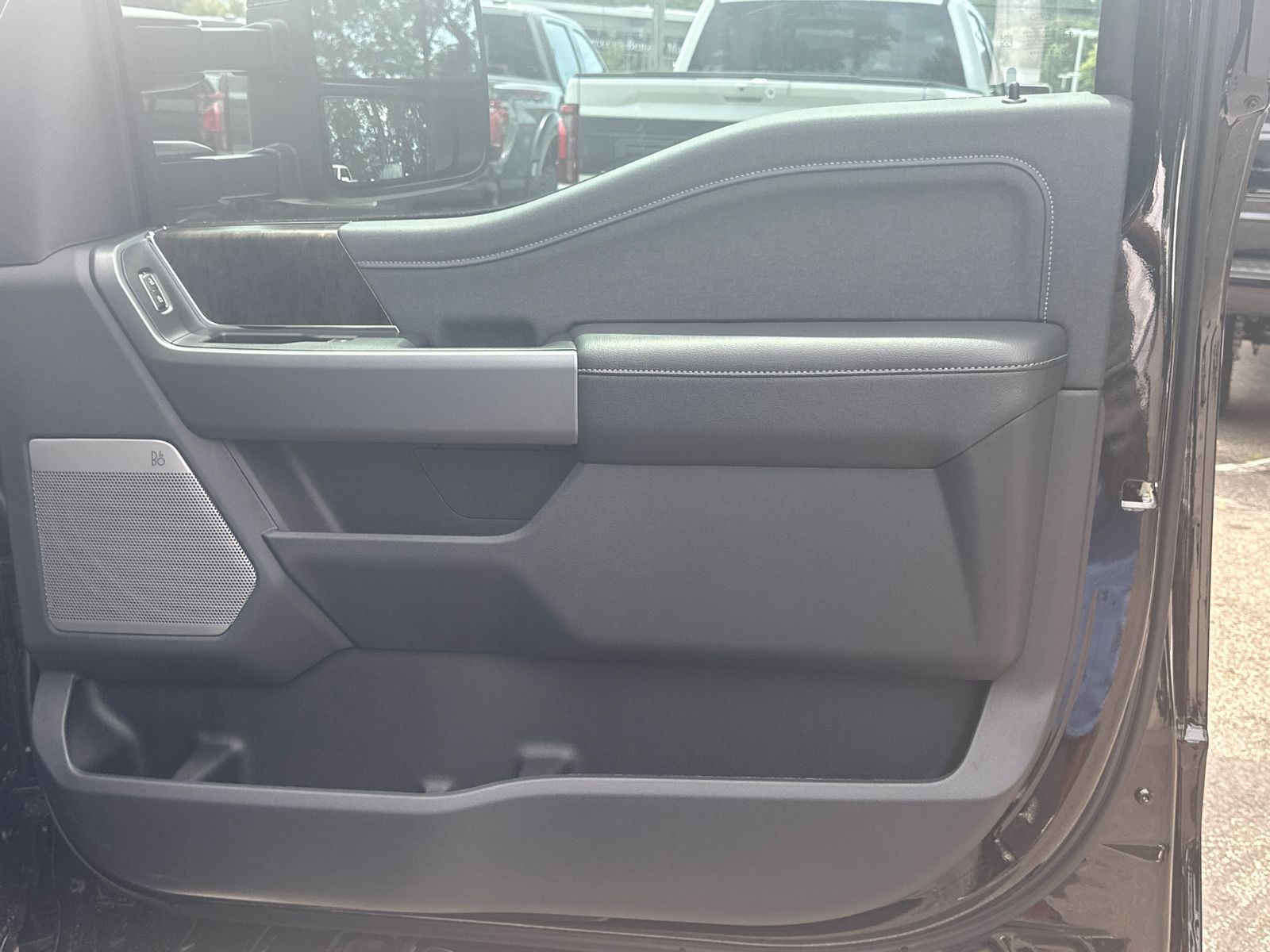 New 2026 Agate Black Metallic Ford F-250® Lariat® image 15
