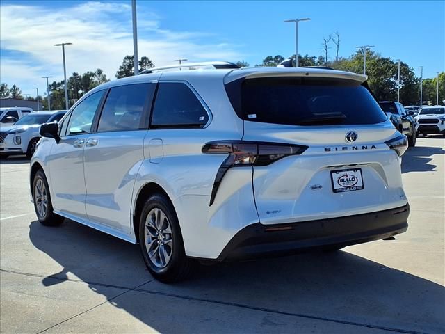 2025 Toyota Sienna XLE  at Gullo Toyota