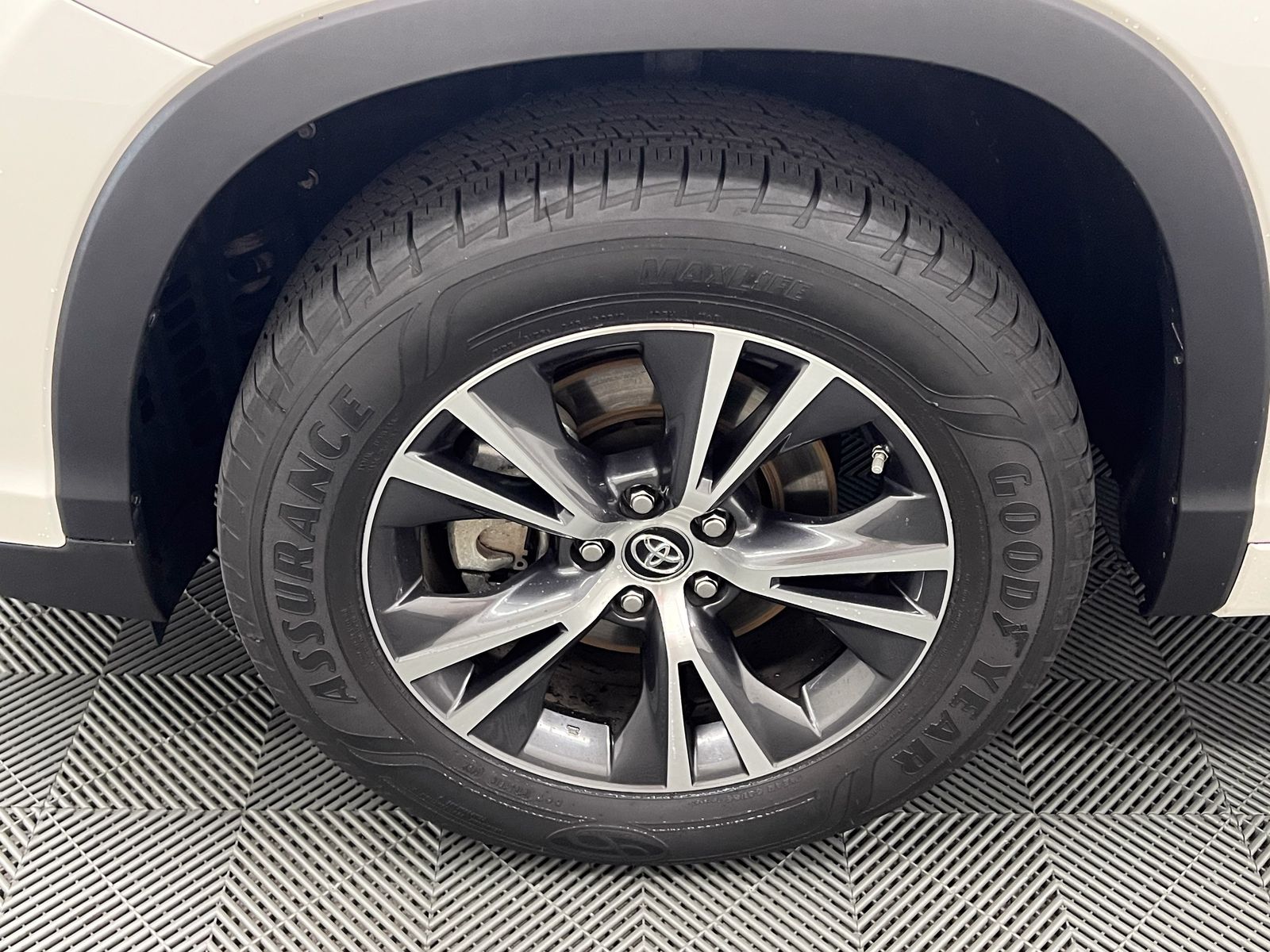 used 2017 Toyota Highlander car, priced at $22,988