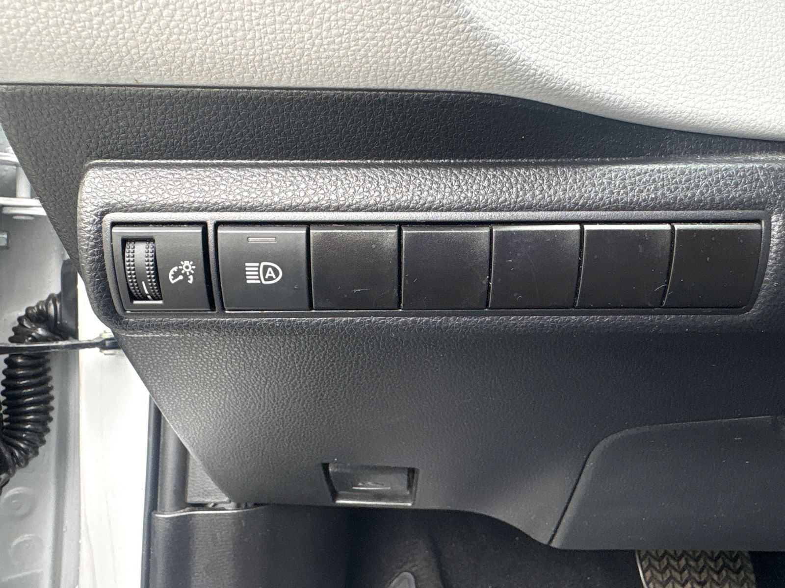 Used 2025 Ice Toyota SE image 13