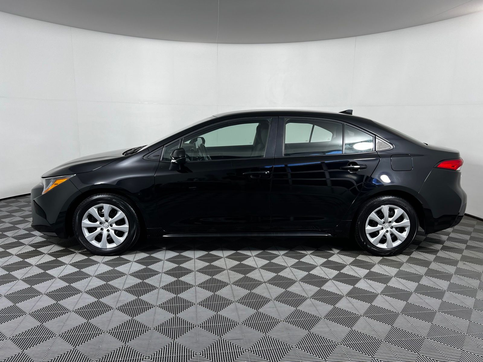 Thumbnail: 2024 Toyota Corolla - 8