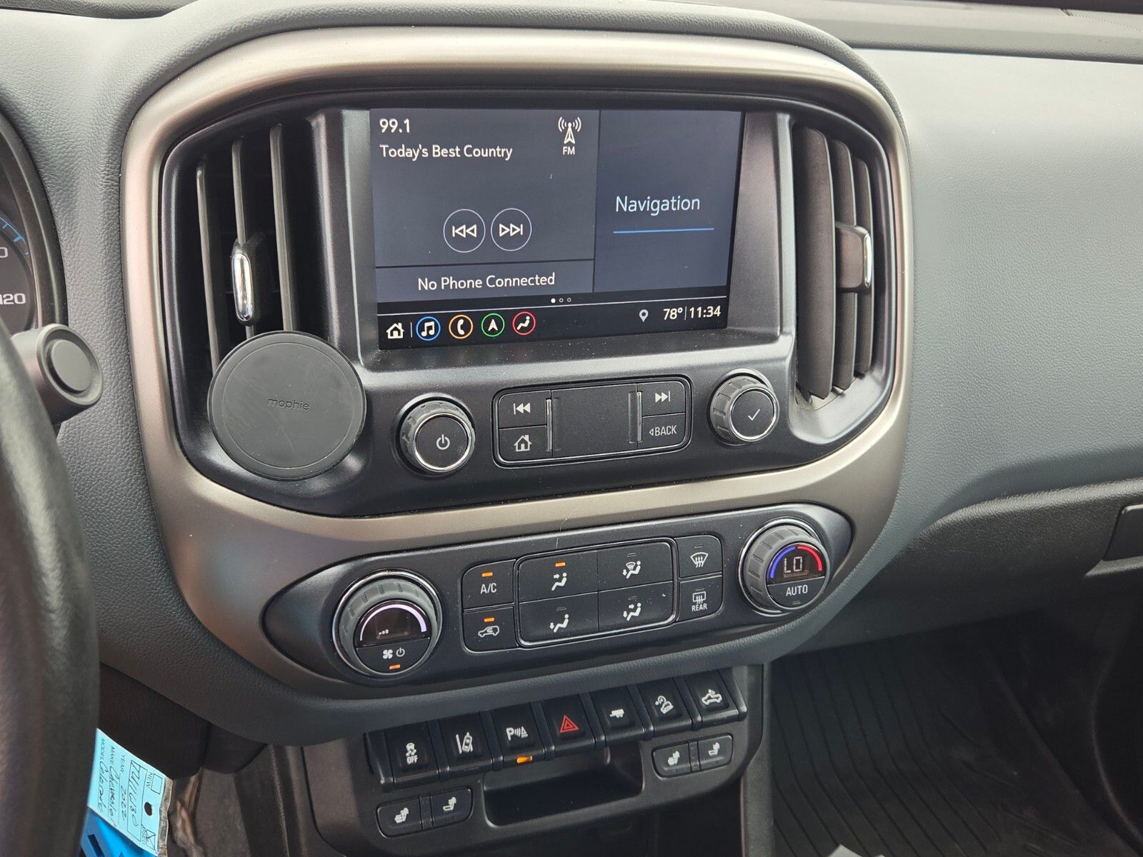 Used 2022 Black Chevrolet Z71 image 20