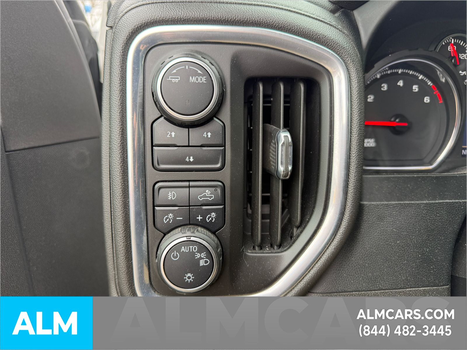 Used 2022 White Chevrolet LT image 30