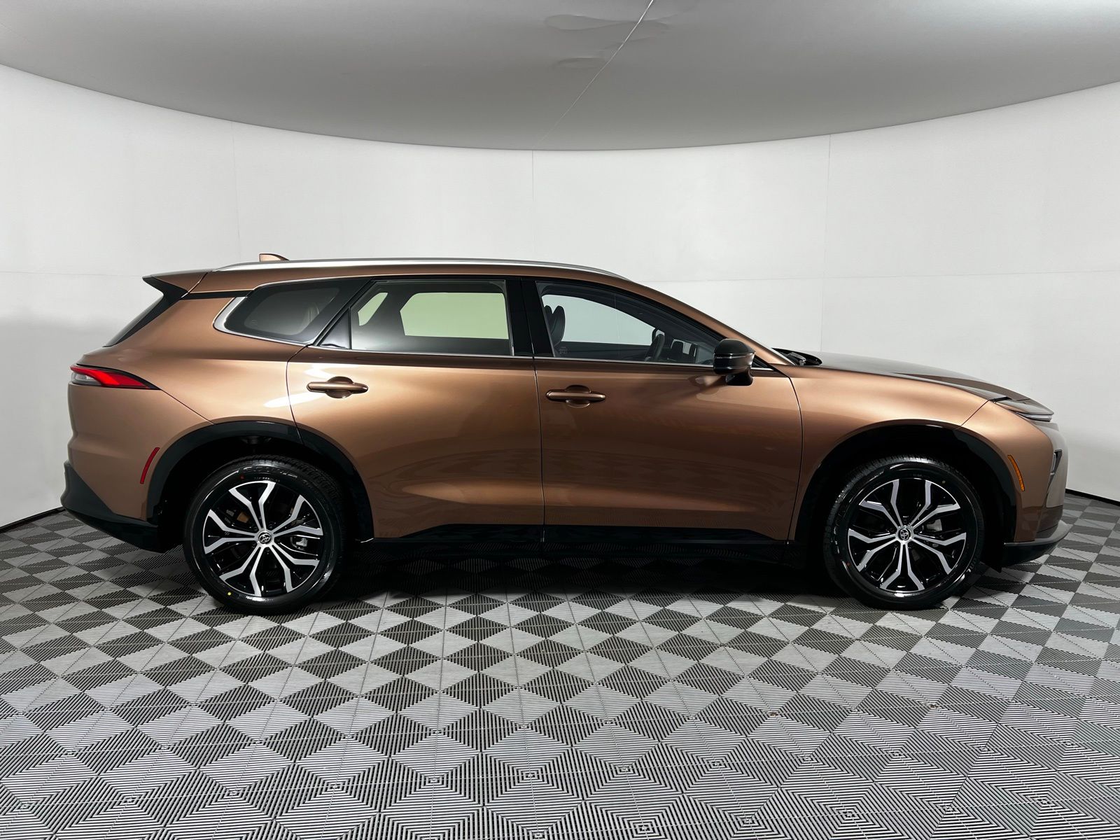Thumbnail: 2026 Toyota Crown Signia - 4