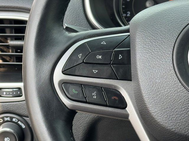 Used 2019 White Jeep Latitude Plus image 29