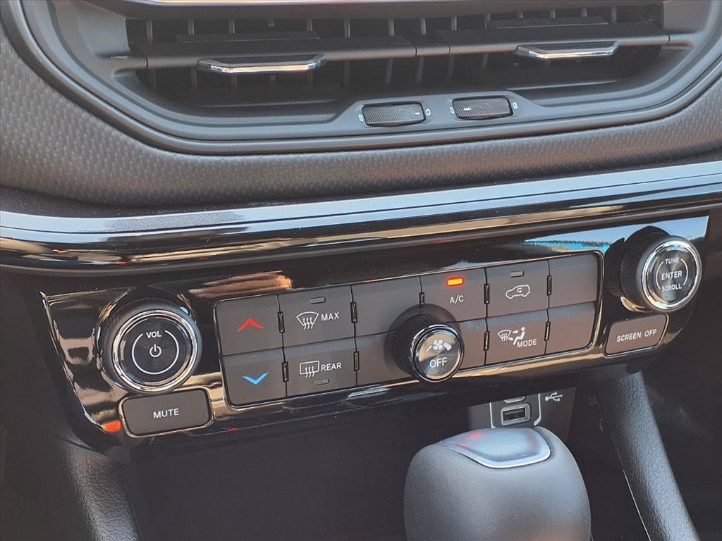 2026 Jeep Compass Latitude - 9