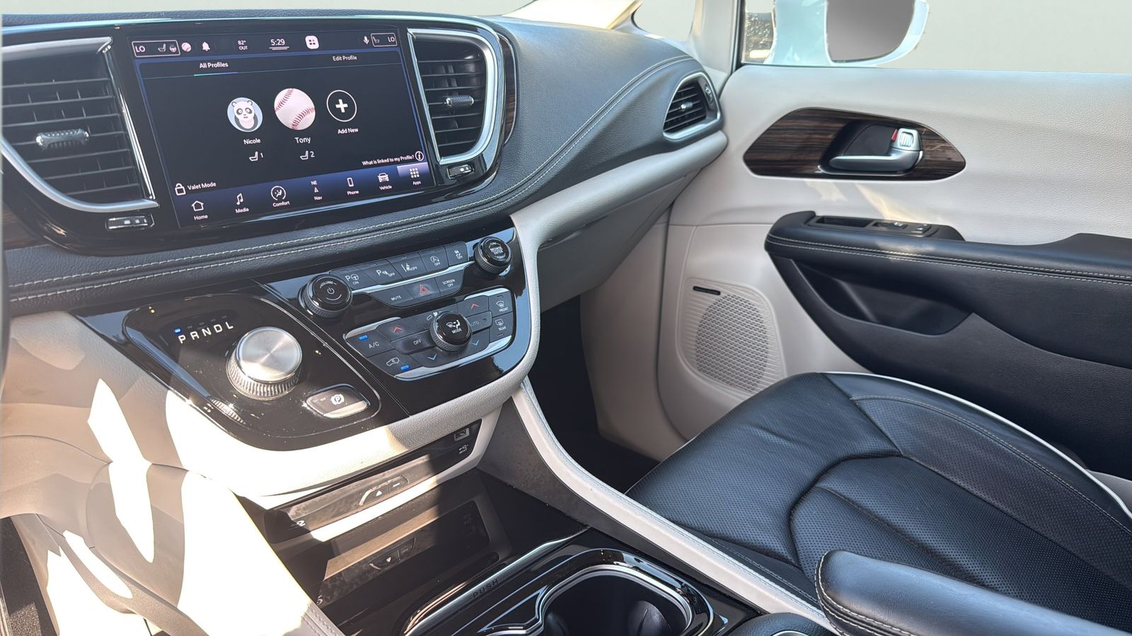 Used Car 2021 Chrysler Pacifica  Limited For Sale Under $30,000 In Austin, Texas