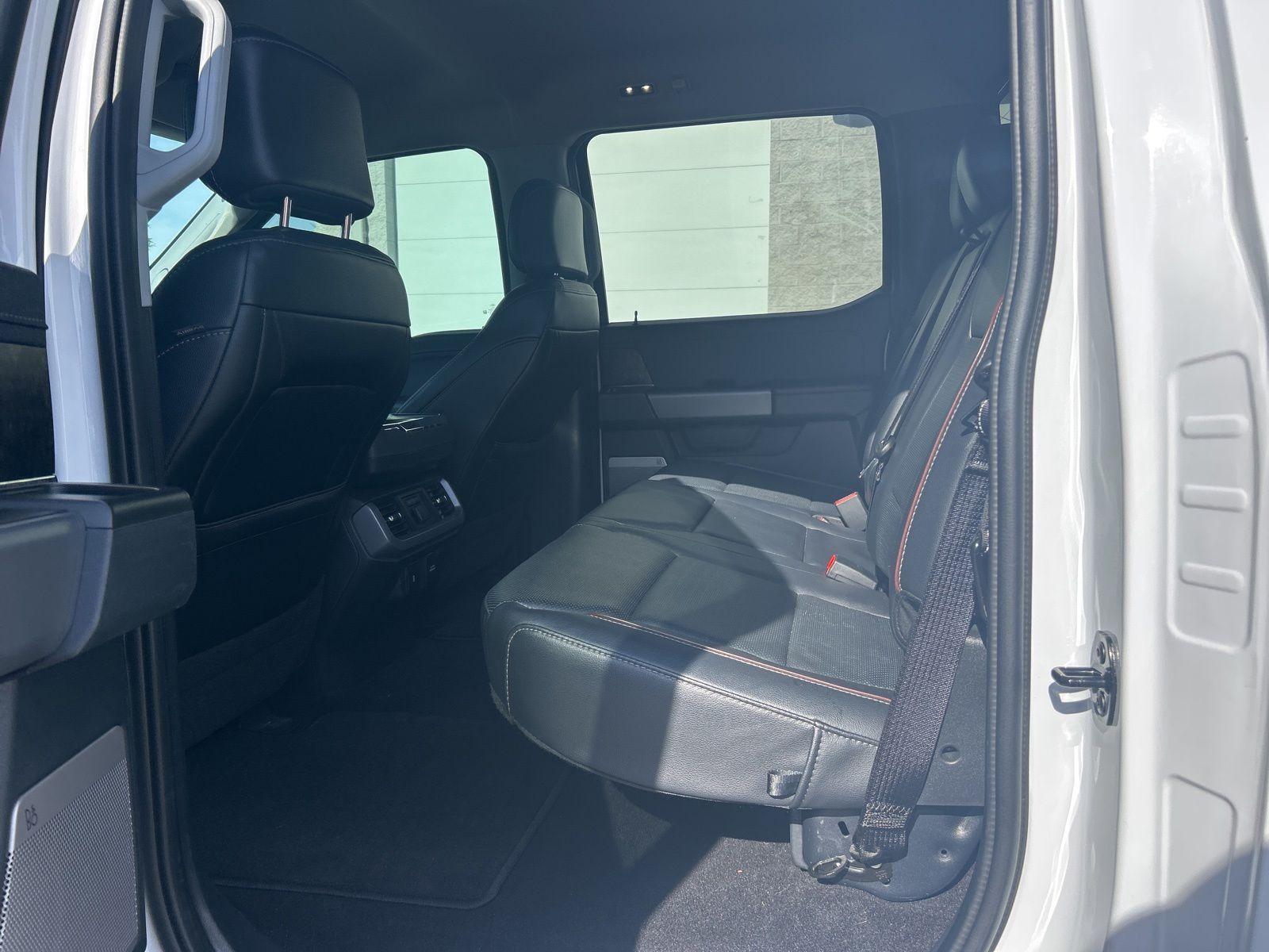 Certified Used 2023 Oxford White Ford Lariat image 7