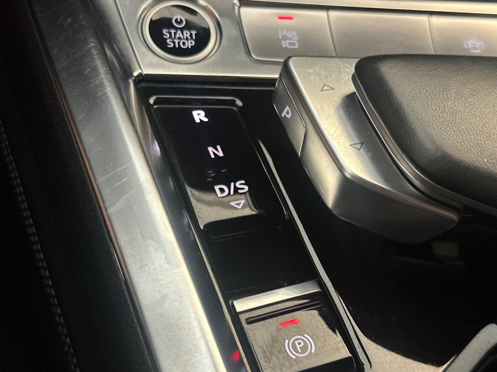 2024 Audi Q8 e-tron Premium Plus — foto completa 20 de 27
