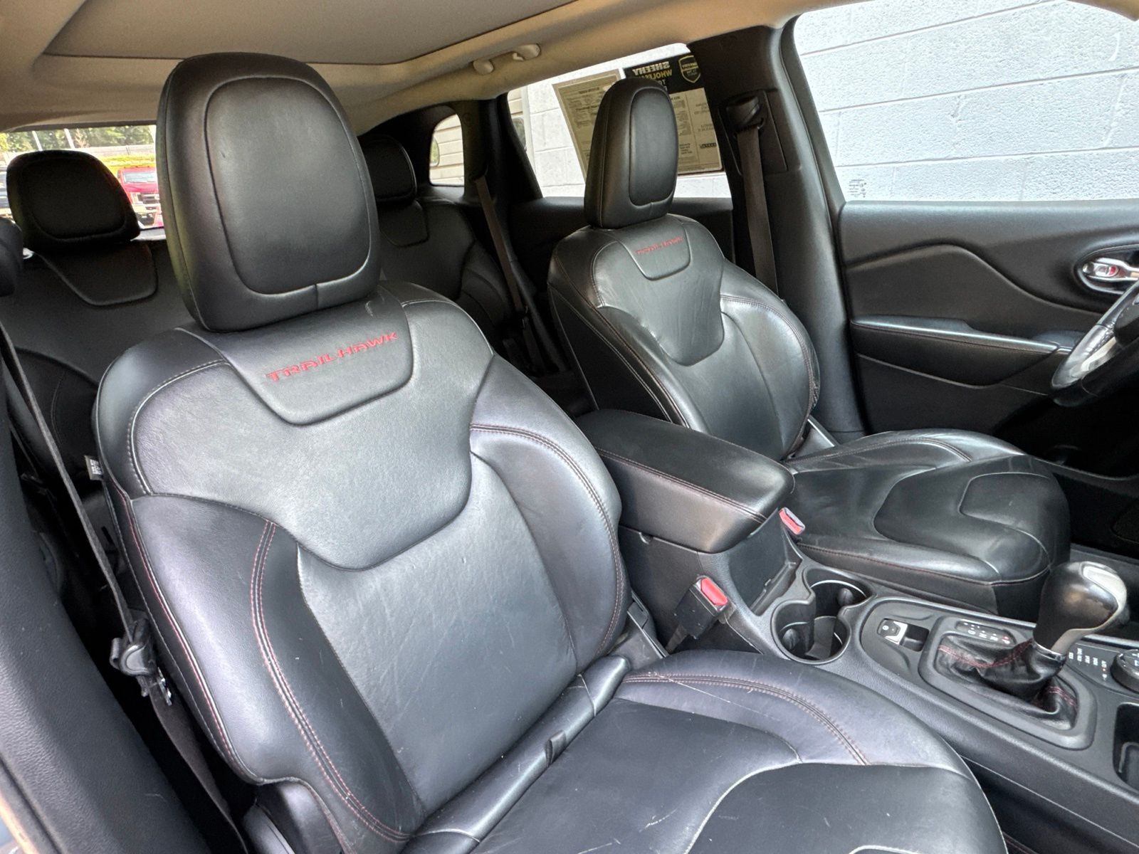 Used 2015 Anvil Clearcoat Jeep Trailhawk image 34